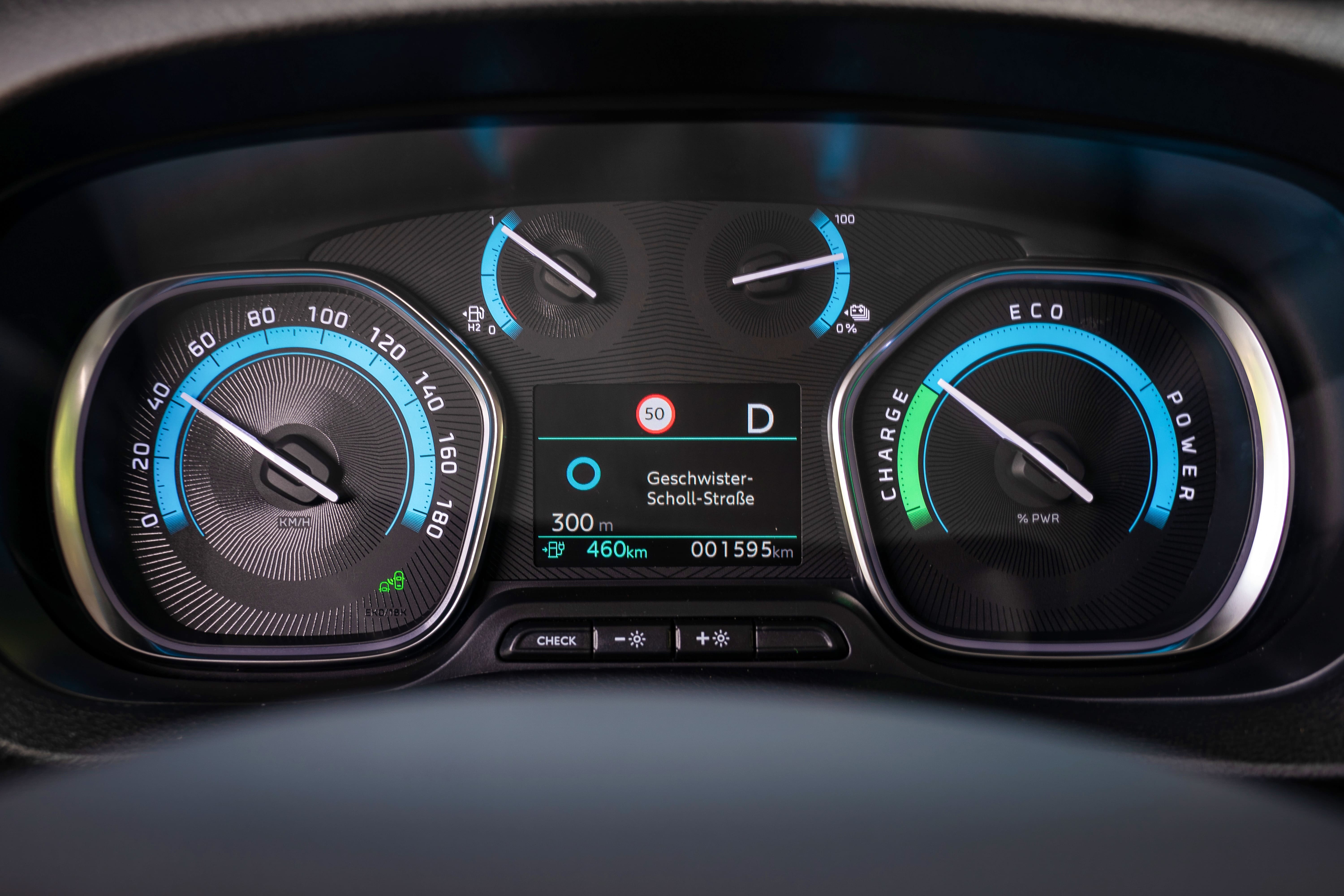 peugeot-e-expert-hydrogen-ydrogono-2