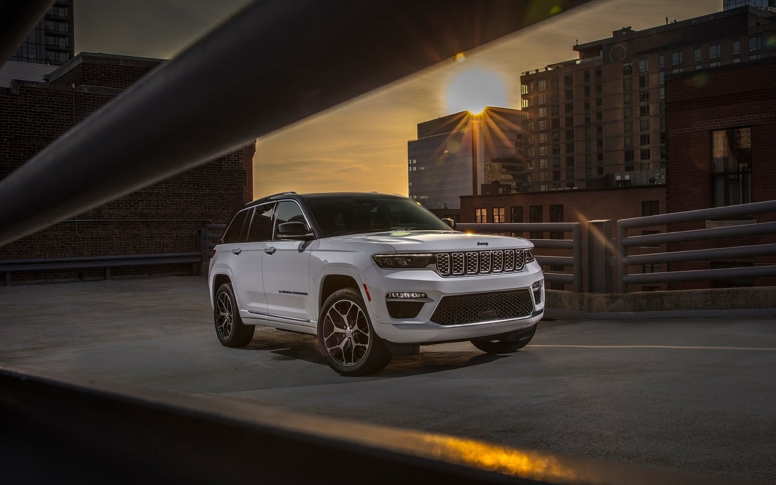 grand cherokee screen3