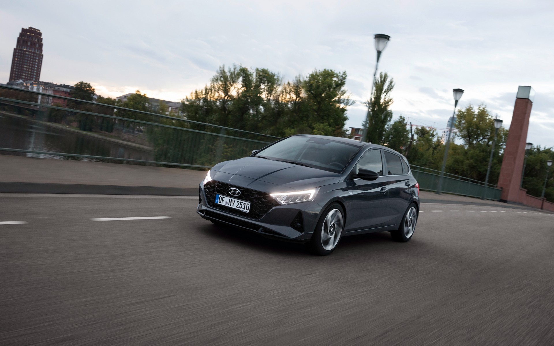 i20