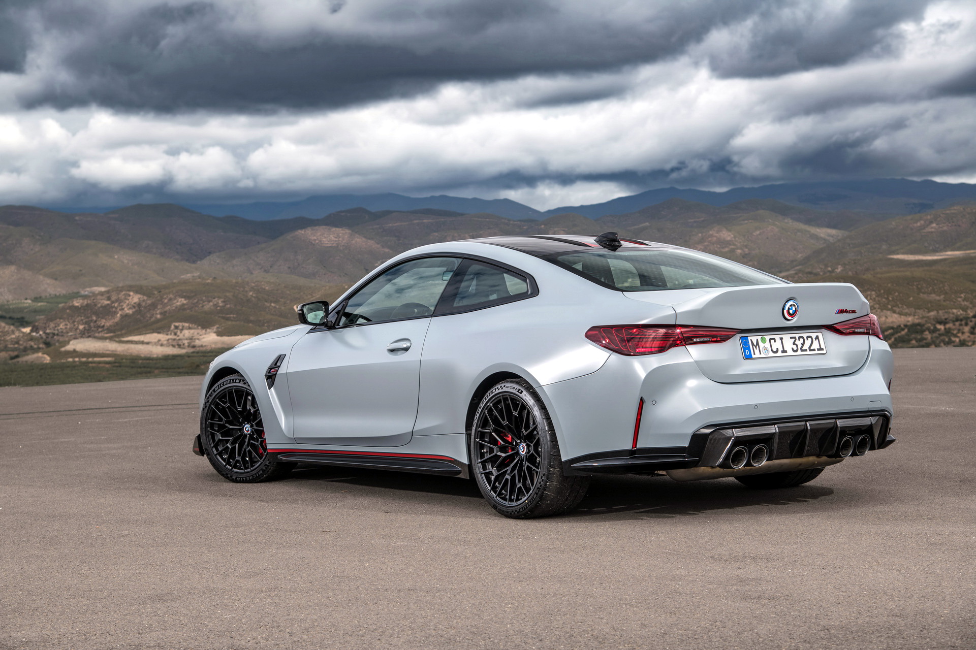 BMW M4 CSL