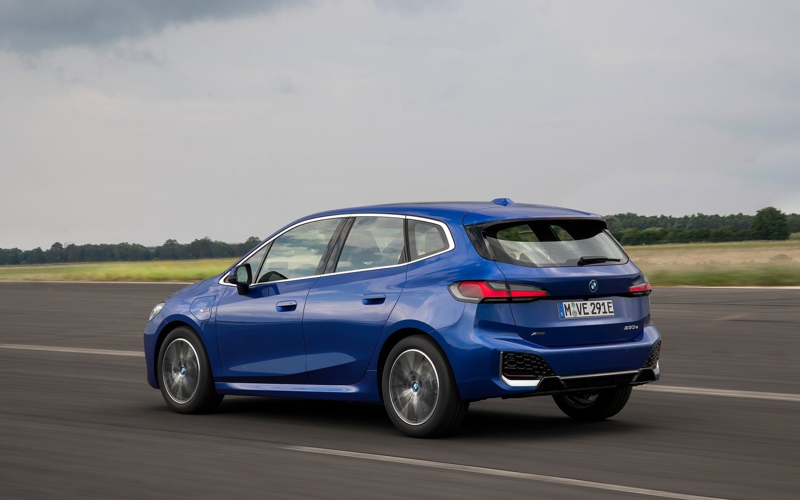 bmw 2 tourer times1