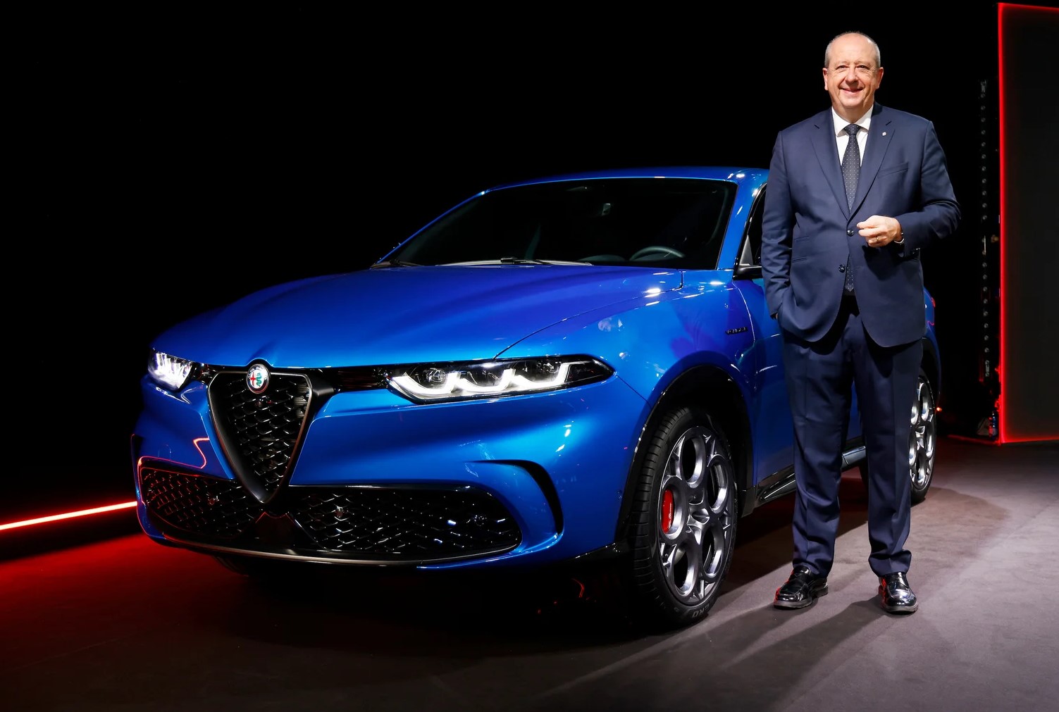 https://ellada.press/wp-content/uploads/2024/02/1707268209_574_Alfa-Romeo-Milano-Αυτό-είναι-τo-νέο-μικρό-SUV-της.jpg