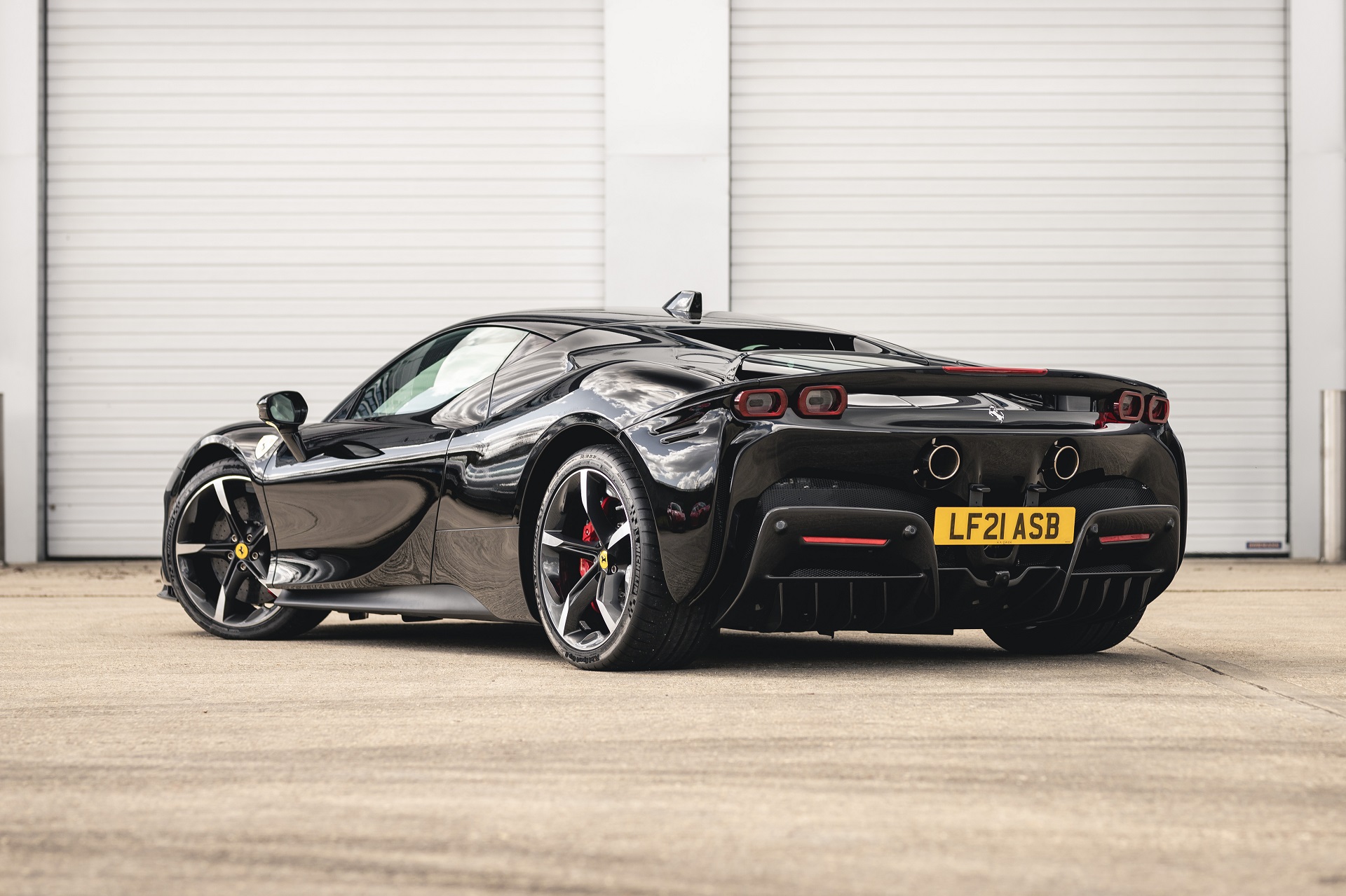 Ferrari-SF90-car-aggelia-2