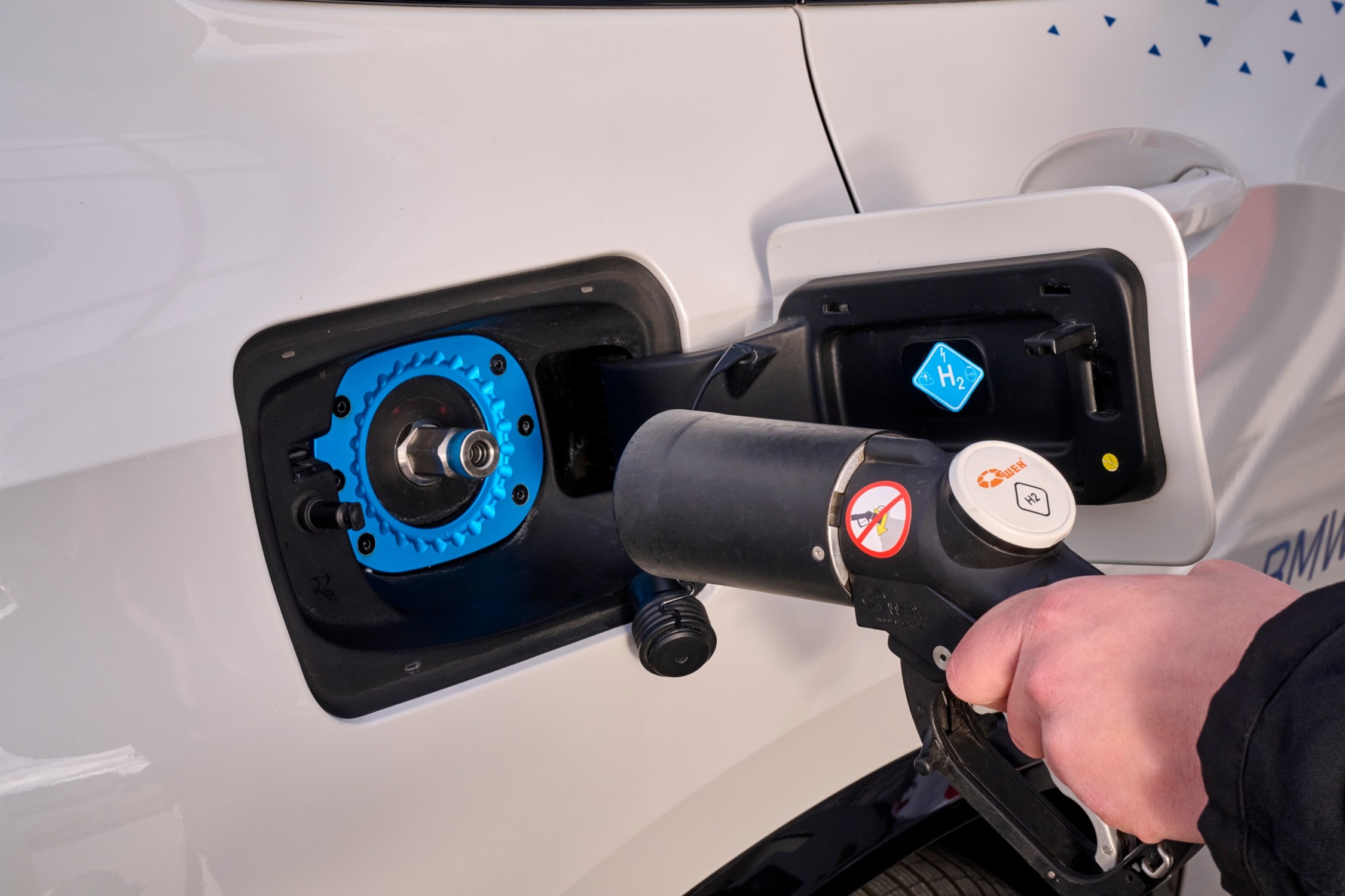 3-bmw-x5-idrogono-ydrogono-hydrogen-h2