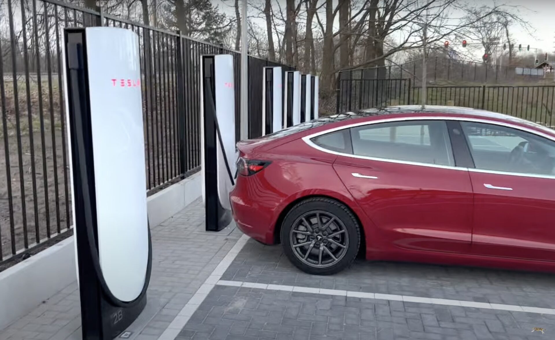 tesla-superchargers-v4-ollandia-fortistis-taxifortistis-taxyfortistis-fortisi-3
