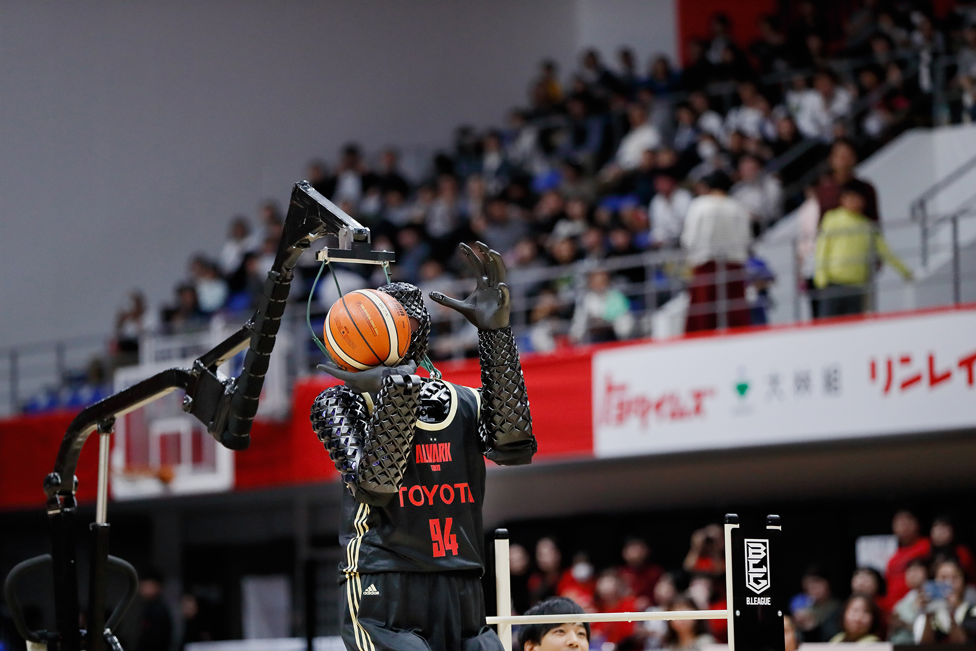 2-toyota-robot