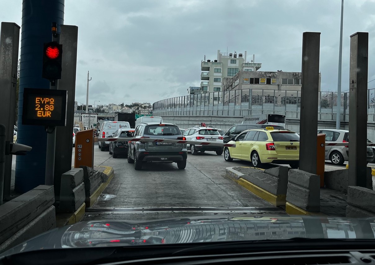 https://ellada.press/wp-content/uploads/2024/02/Κίνηση-τώρα-Όλη-η-Αθήνα-ένα-ατέλειωτο-parking.jpg