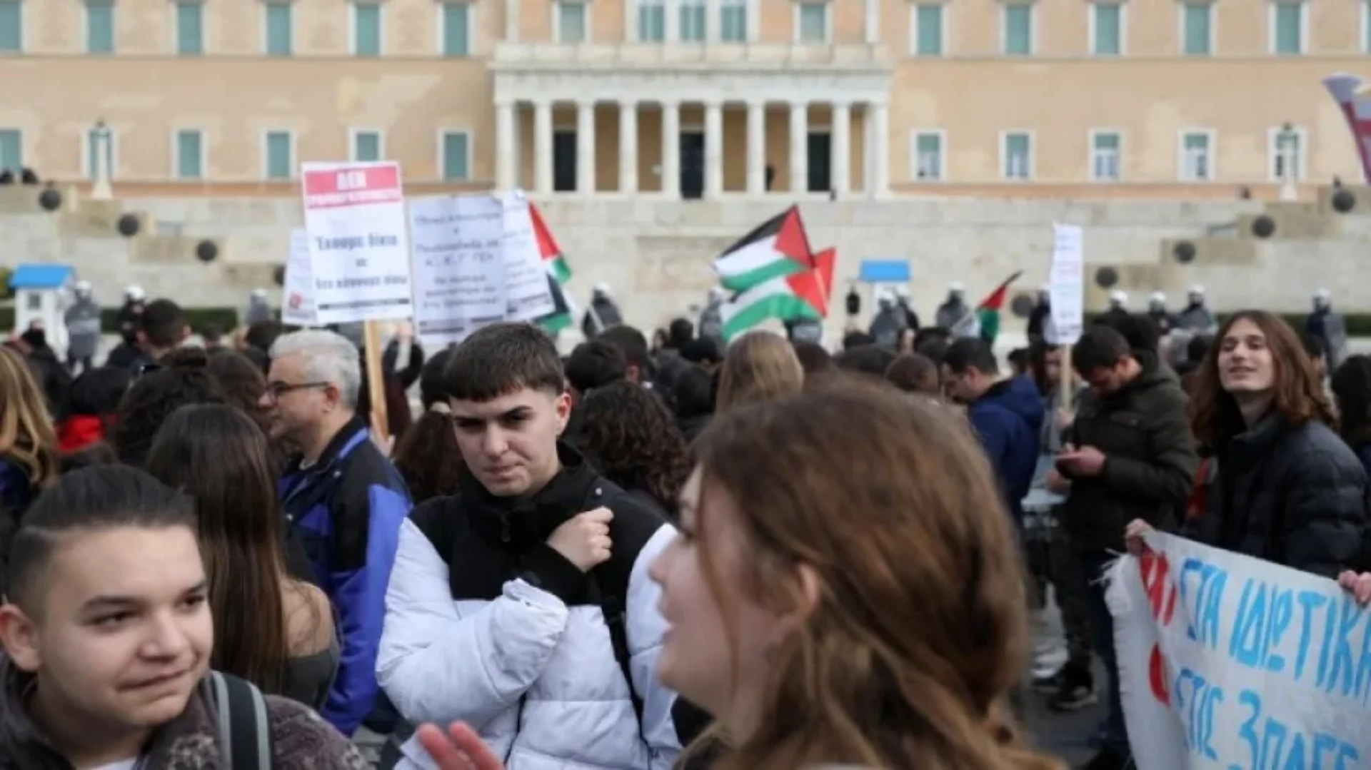 Σήμερα το μεσημέρι το νέο πανεκπαιδευτικό συλλαλητήριο στα Προπύλαια