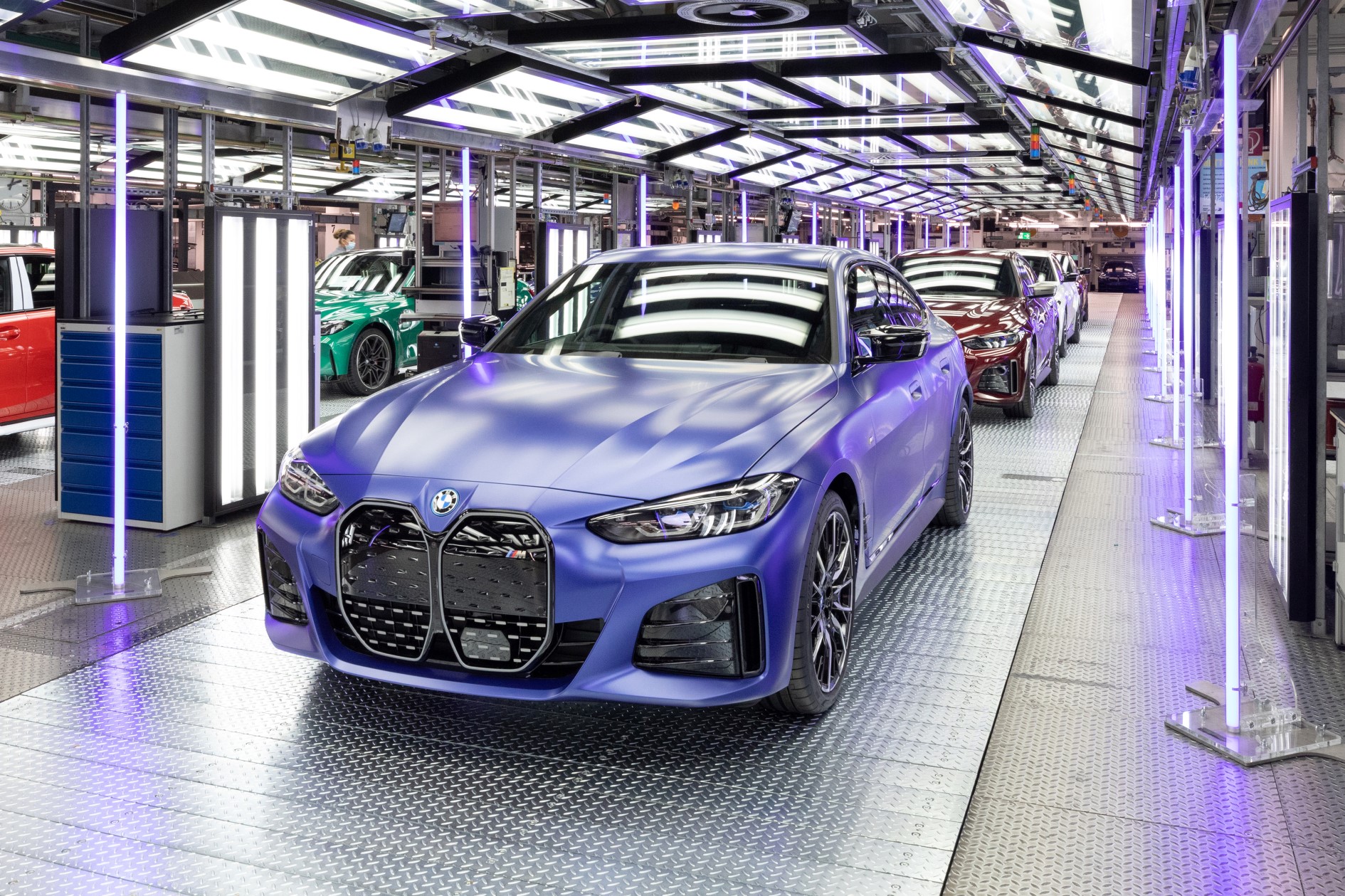 bmw-i4-ergostasio-monaxo-monaho