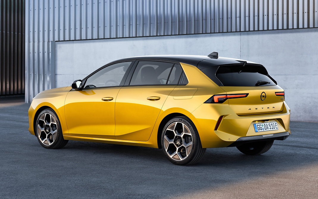 new opel astra size