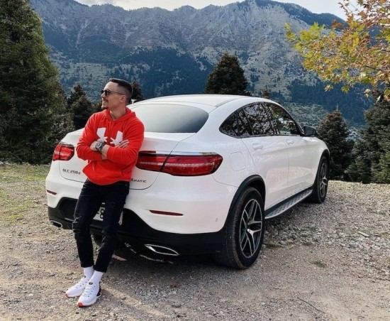 petrounias