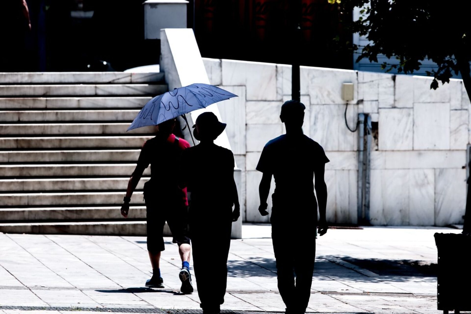 Καιρός: Επιμένει η αφρικανική σκόνη – Έρχονται 30άρια