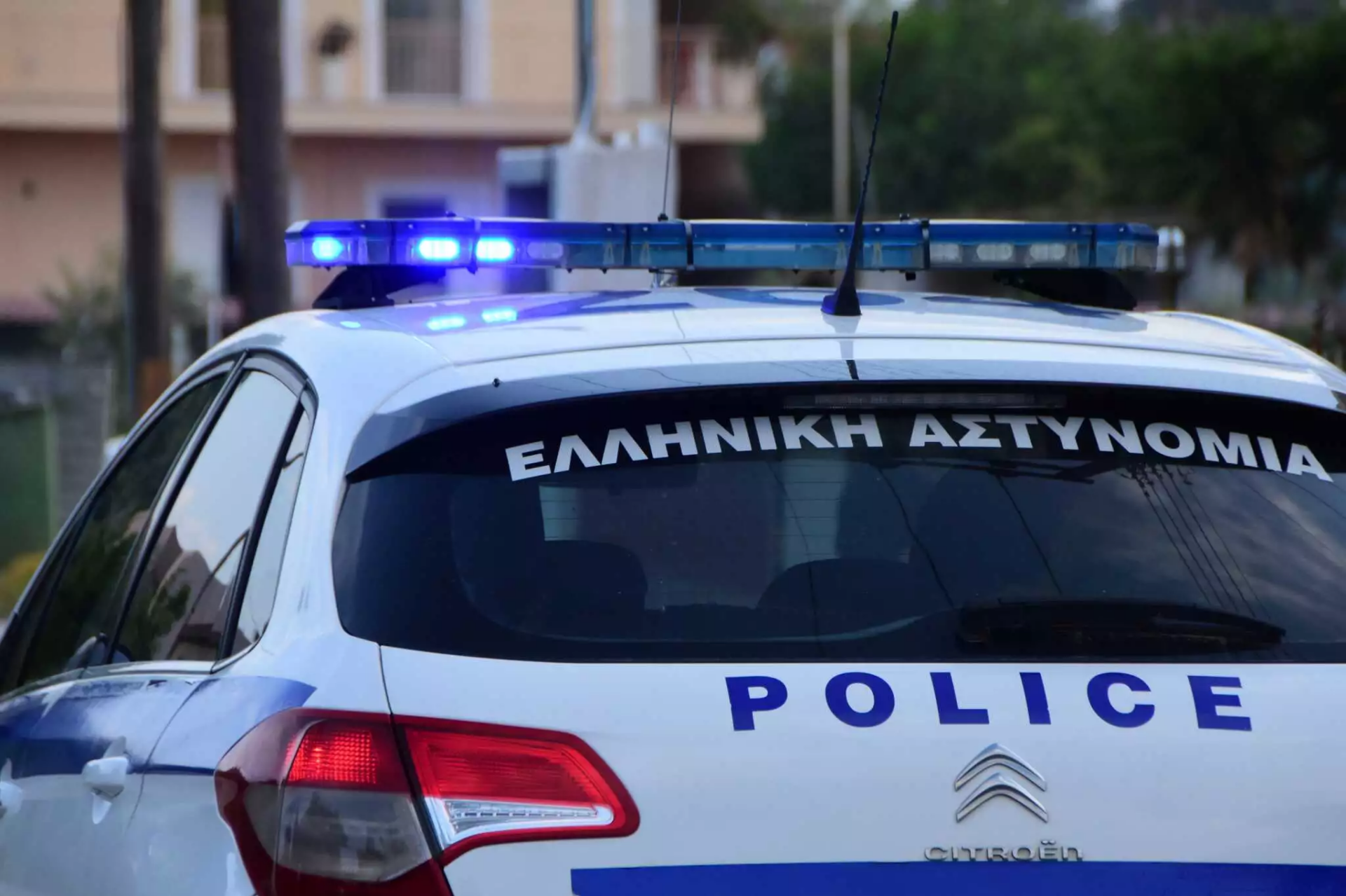 Χαλκίδα: Μητέρα προχώρησε σε γενετήσιες πράξεις με τον σύντροφό της μπροστά στη κόρη της