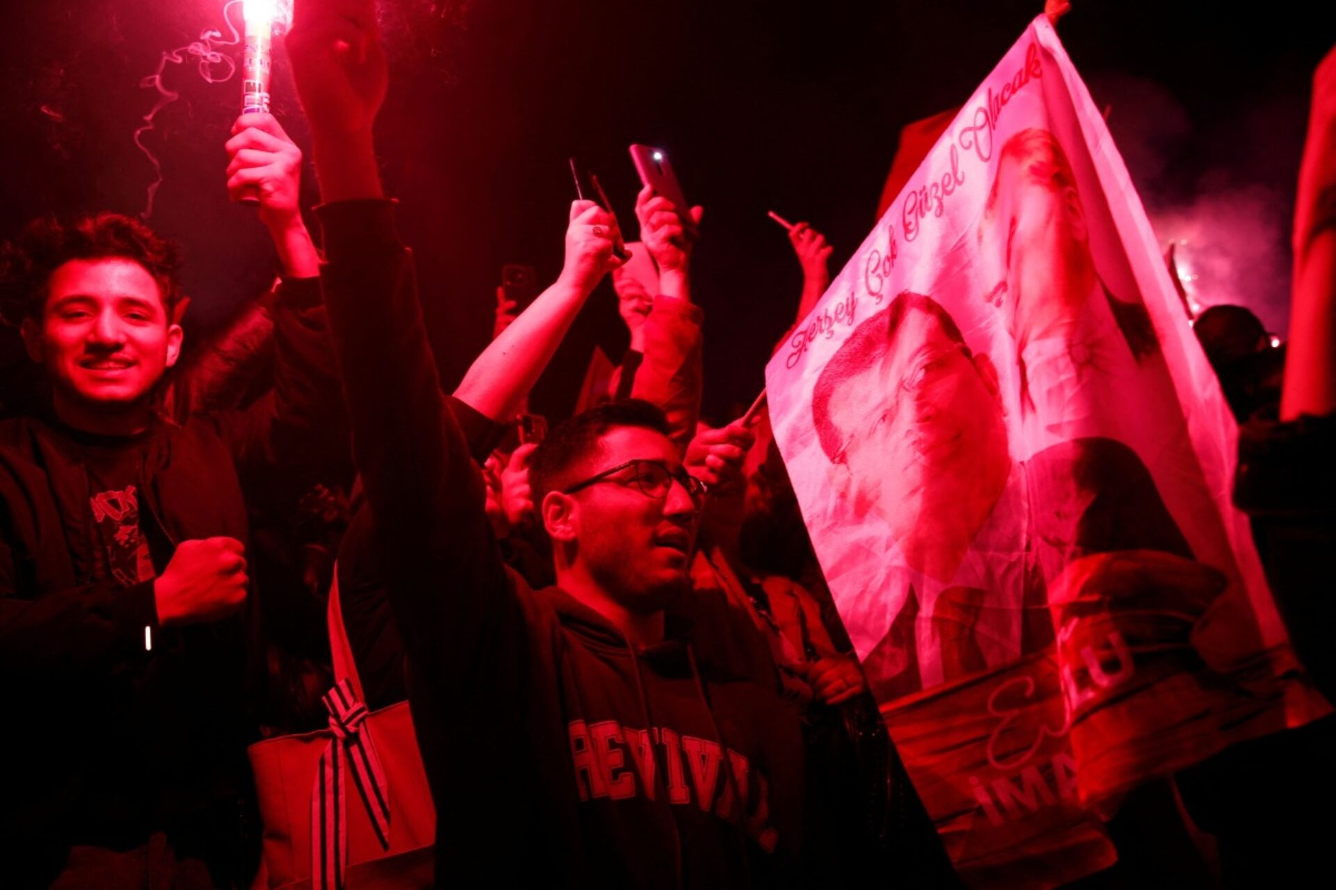 5 το πρωί: Ο θρίαμβος του Ιμάμογλου - Το «κοκτέιλ» ζέστης και αφρικανικής σκόνης - Η επέκταση της ζώνης Σένγκεν