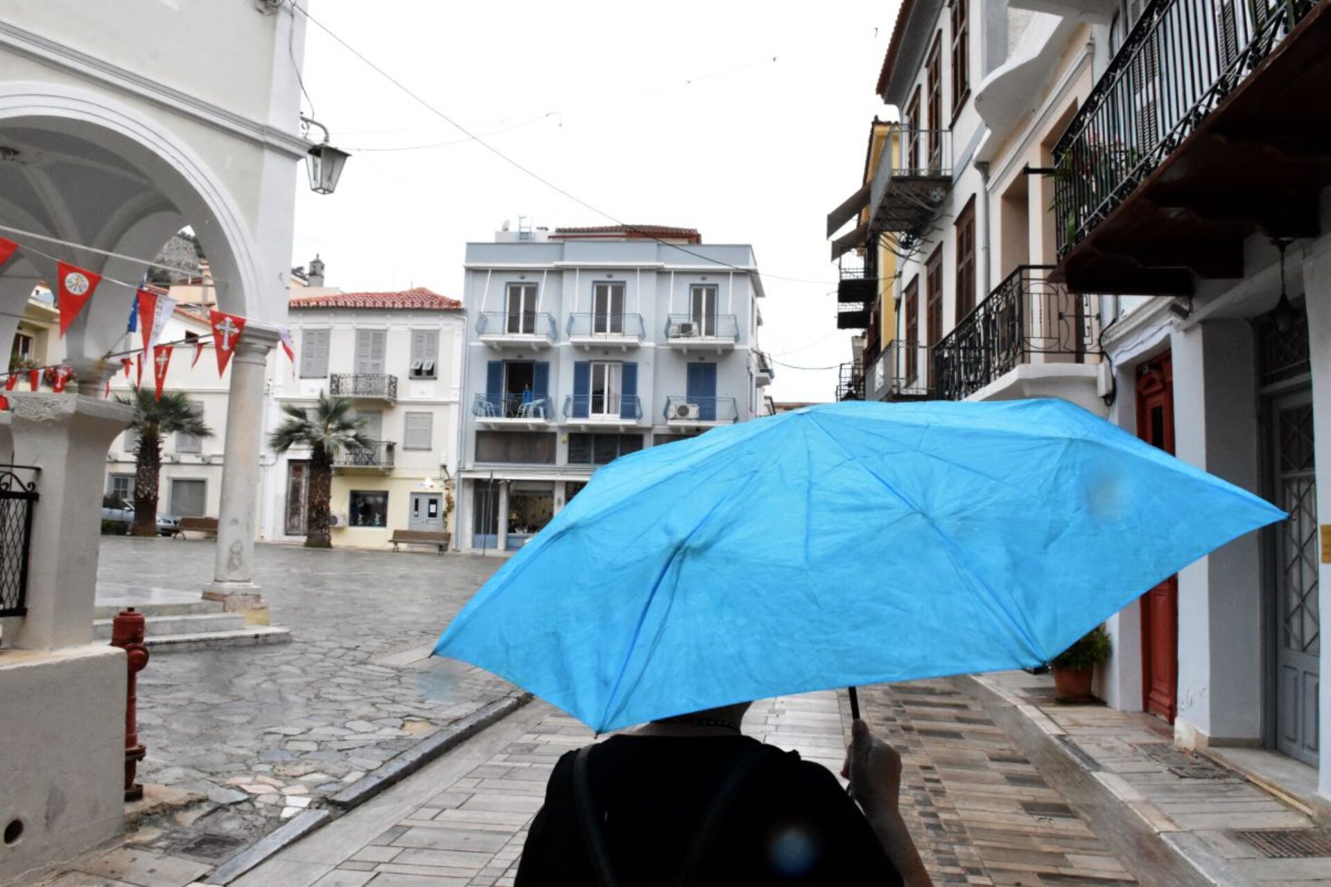 Καιρός: 30άρια και μπόρες – Περιμένοντας την ψυχρή λίμνη