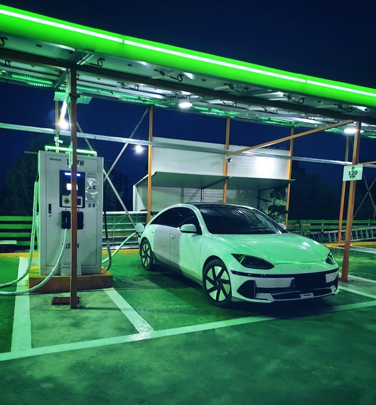 hyundai-ioniq6-ioniq-6-fortisi-dc-green-station
