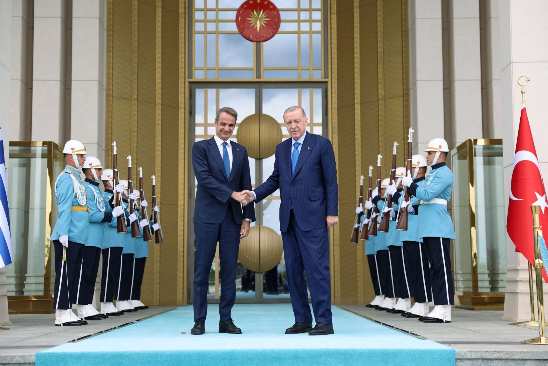 5 το πρωί: Η συνάντηση Μητσοτάκη και Ερντογάν - Επιμένει η Σιλιάνοφσκα - Εξελίξεις στο θρίλερ της Βραυρώνας
