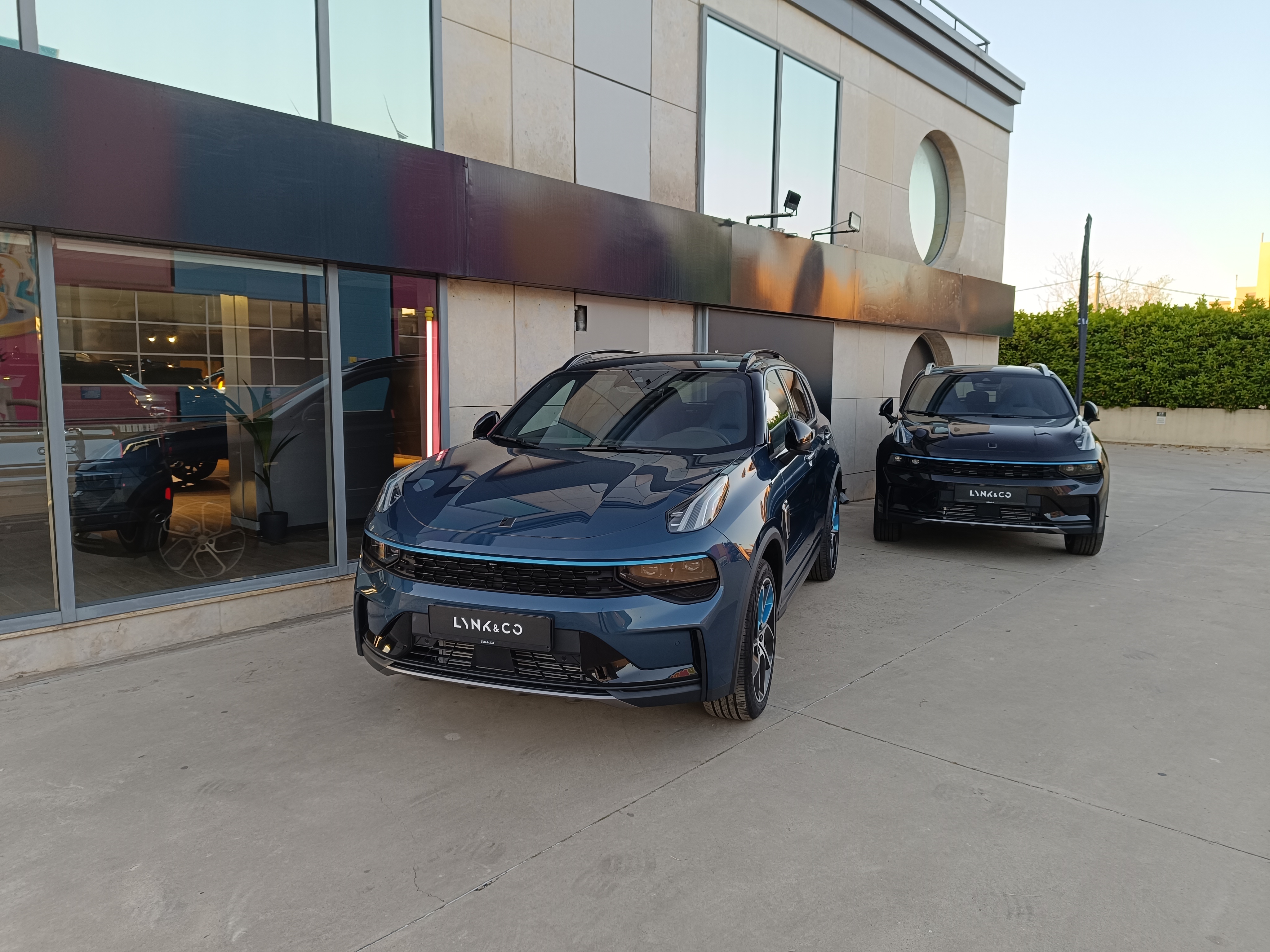 lynk-&-co-01