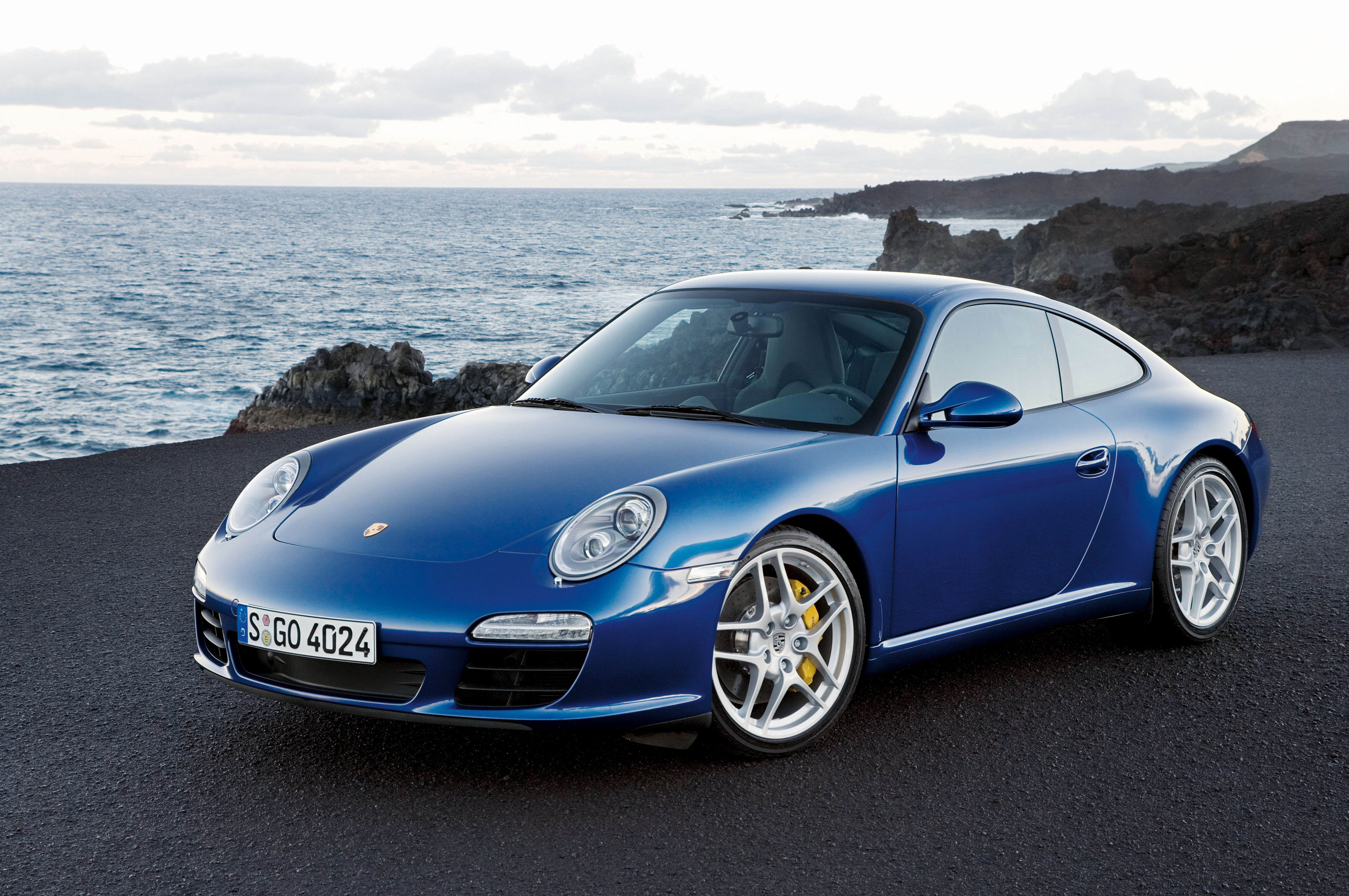 porsche-911-carrera-s-coupe-2010-1