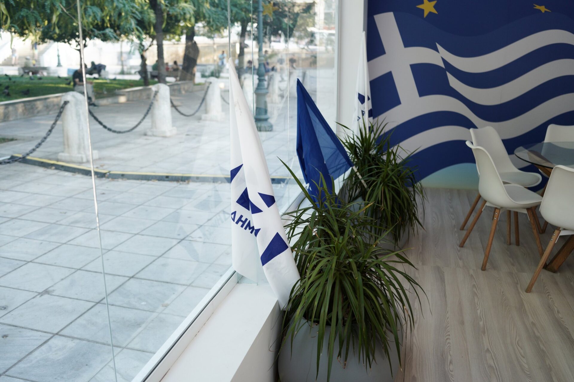 5 το πρωί: Βαριές απώλειες για τη ΝΔ - Ακροδεξιά σκιά στην Ευρώπη - Τραγικός επίλογος για τον Mosley