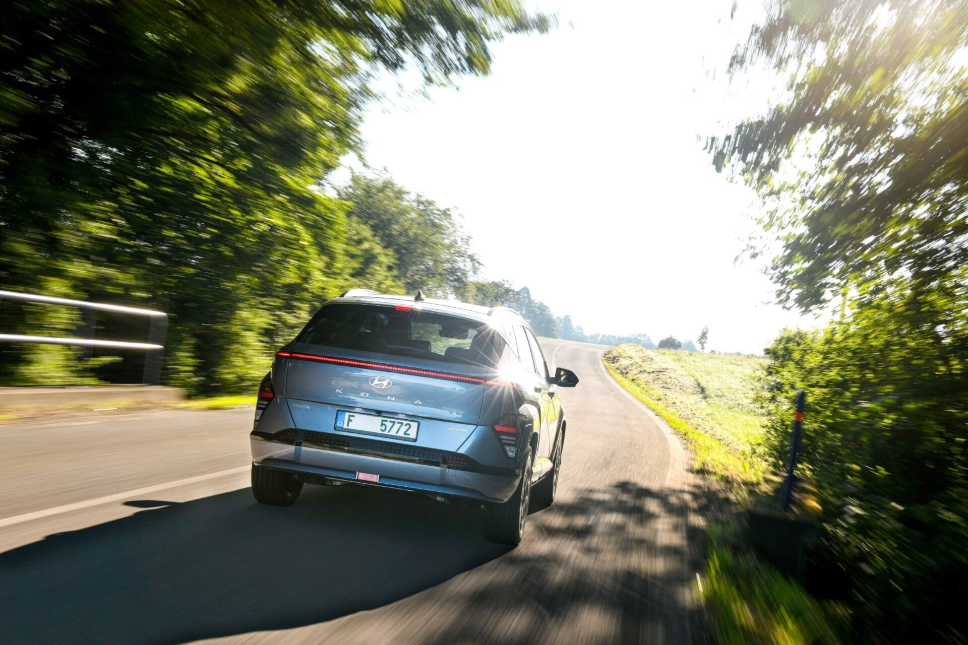 hyundai-kona-electric-suv-ilektriko