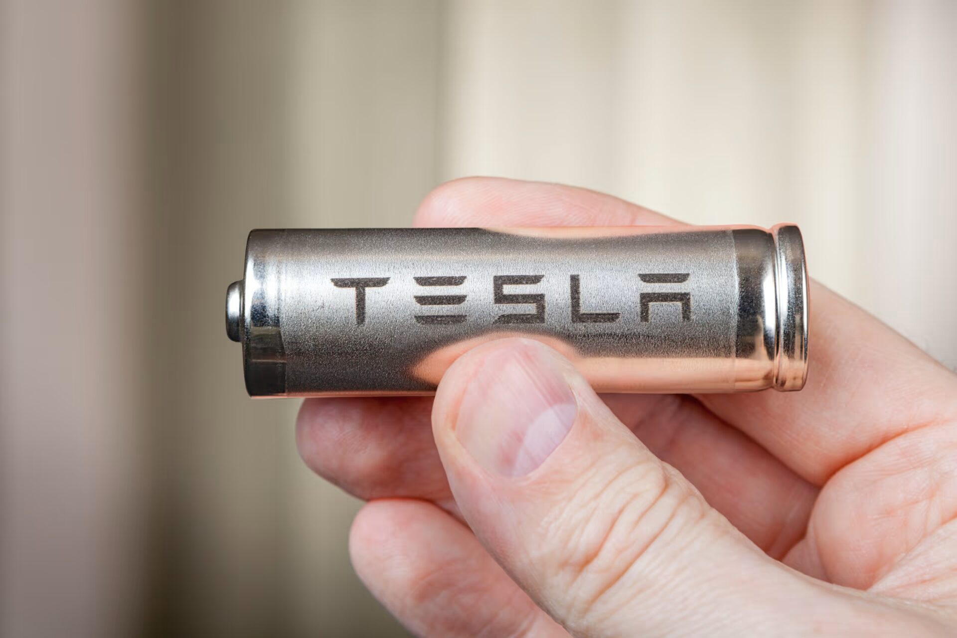 tesla-lithio-mpataria-battery-li-ion