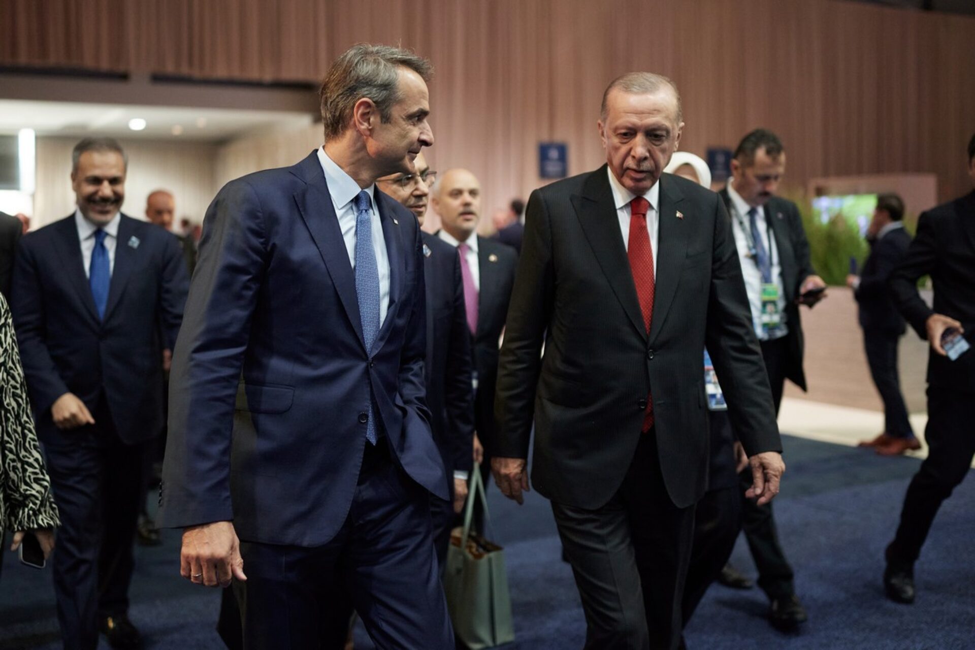 5 το πρωί: Η συνάντηση Μητσοτάκη με Ερντογάν - Η στήριξη ΝΑΤΟ στην Ουκρανία - Η Αγγλία στον τελικό του Euro 2024