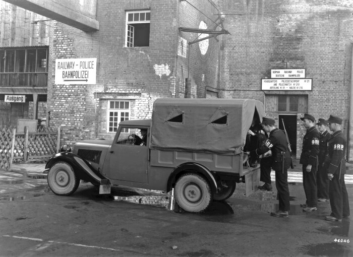 75-years-daimler-3