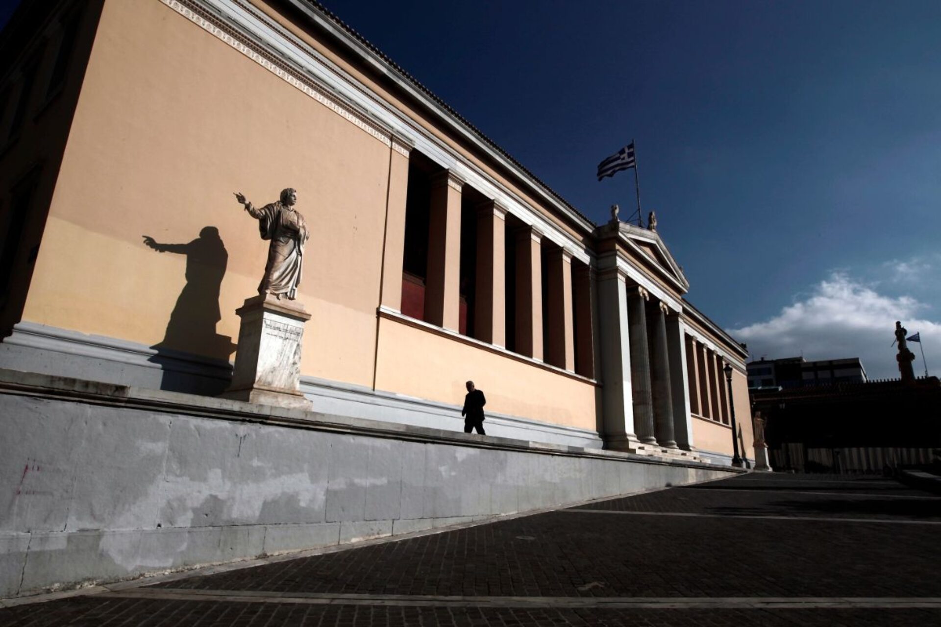 Ανακοινώθηκαν θέσεις εργασίας για 10.000 εκπαιδευτικούς – Από Σεπτέμβρη η πρόσληψη τους