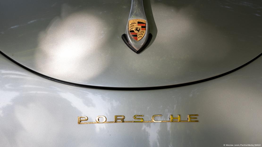 Το καπό μιας Porsche 911 Το καπό μιας Porsche 911