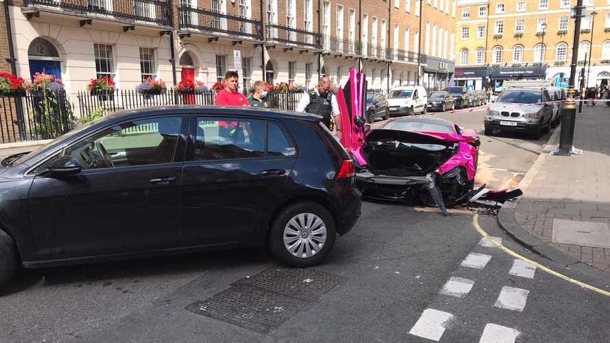 hot-pink-mclaren-570s-supercar-crashed-into-a-vw-golf