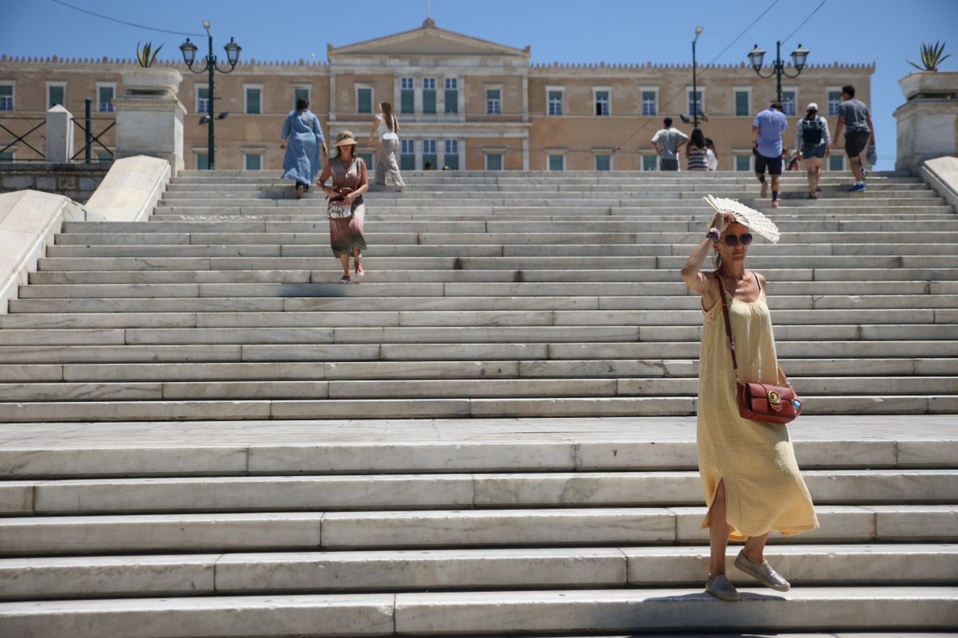 Καιρός – Κολυδάς: «Συνεχίζεται η ζέστη, χωρίς όμως καύσωνες»