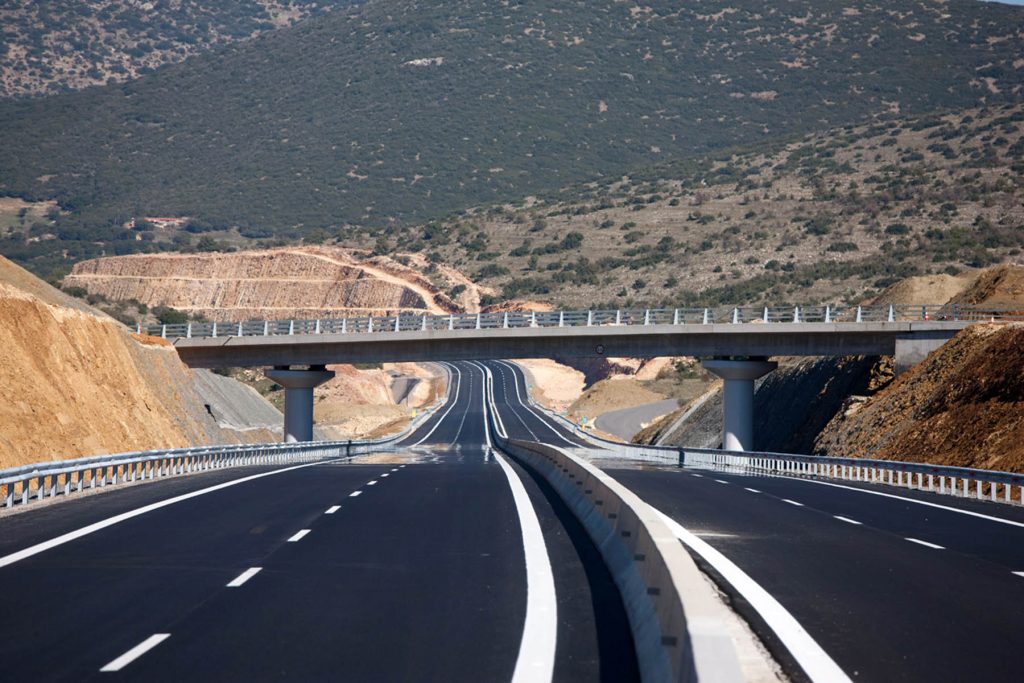 https://ellada.press/wp-content/uploads/2024/09/1727711533_215_Τέλος-ο-δρόμος-ντροπή-της-Ελλάδας-–-Αυτός-είναι-ο.jpg