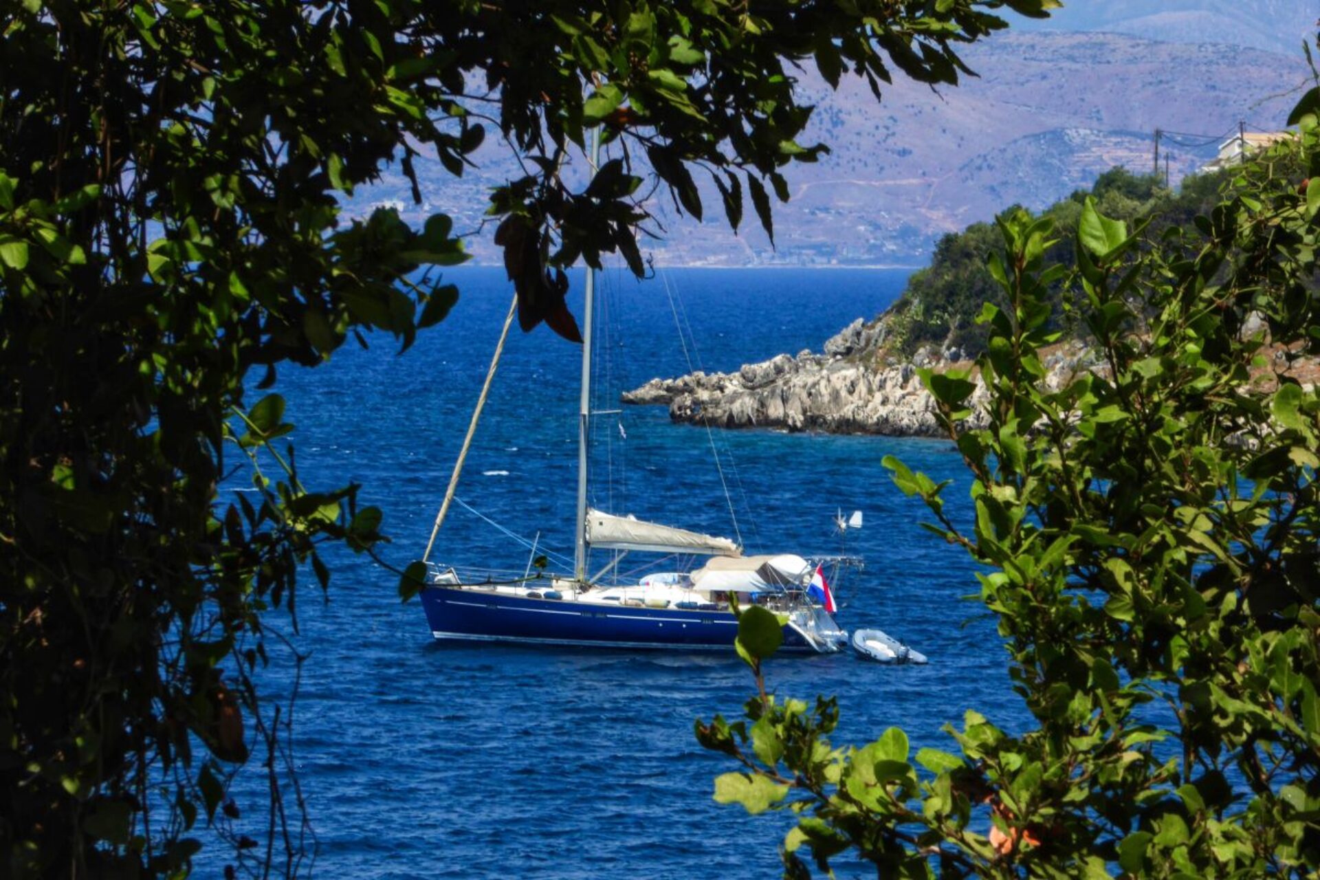 Καιρός: Επιστρέφουν οι «καλοκαιρινές» θερμοκρασίες – Πού θα βρέξει