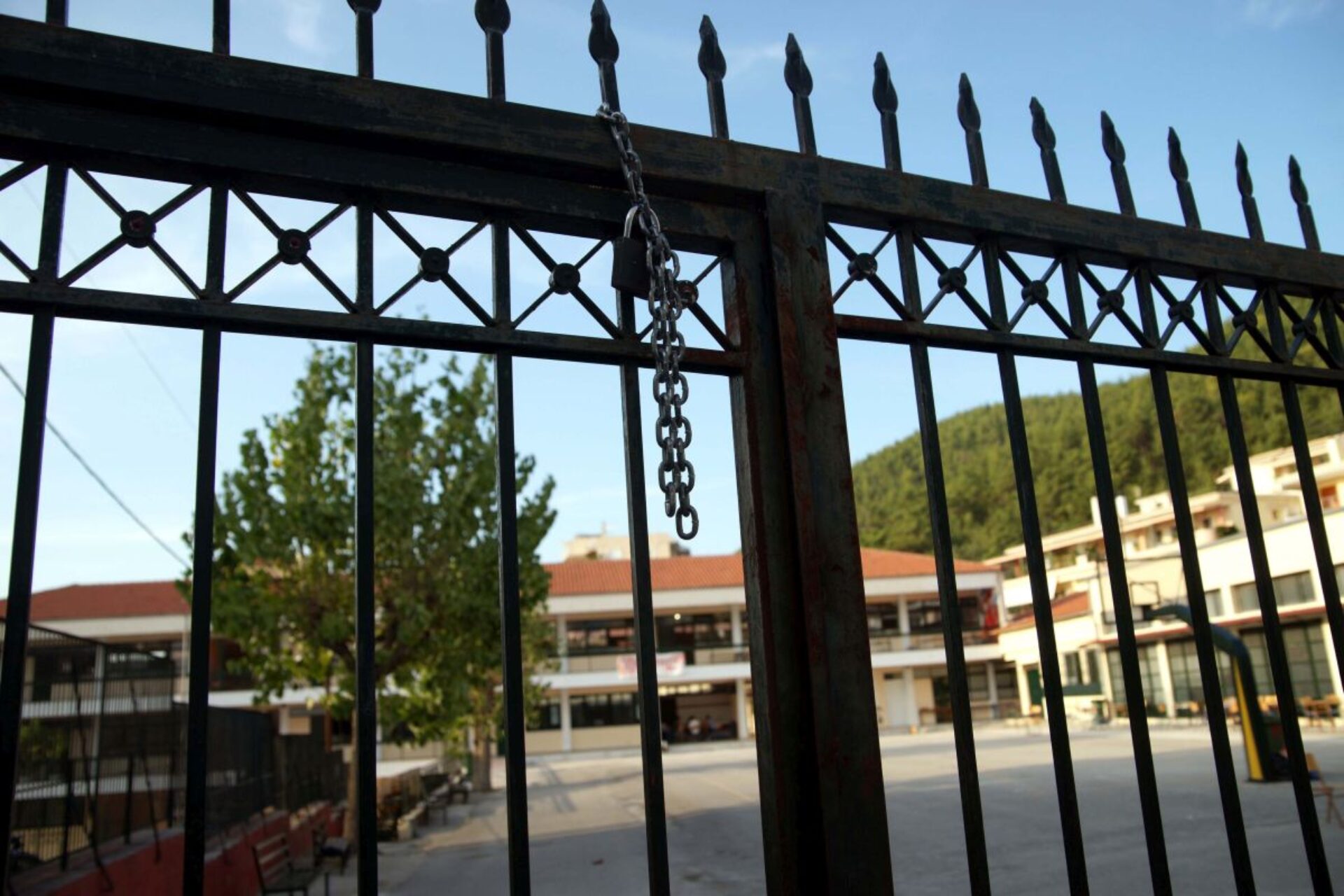 Κακοκαιρία ATENA: Έφτασε στην Αθήνα – 50 κλήσεις στην Πυροσβεστική