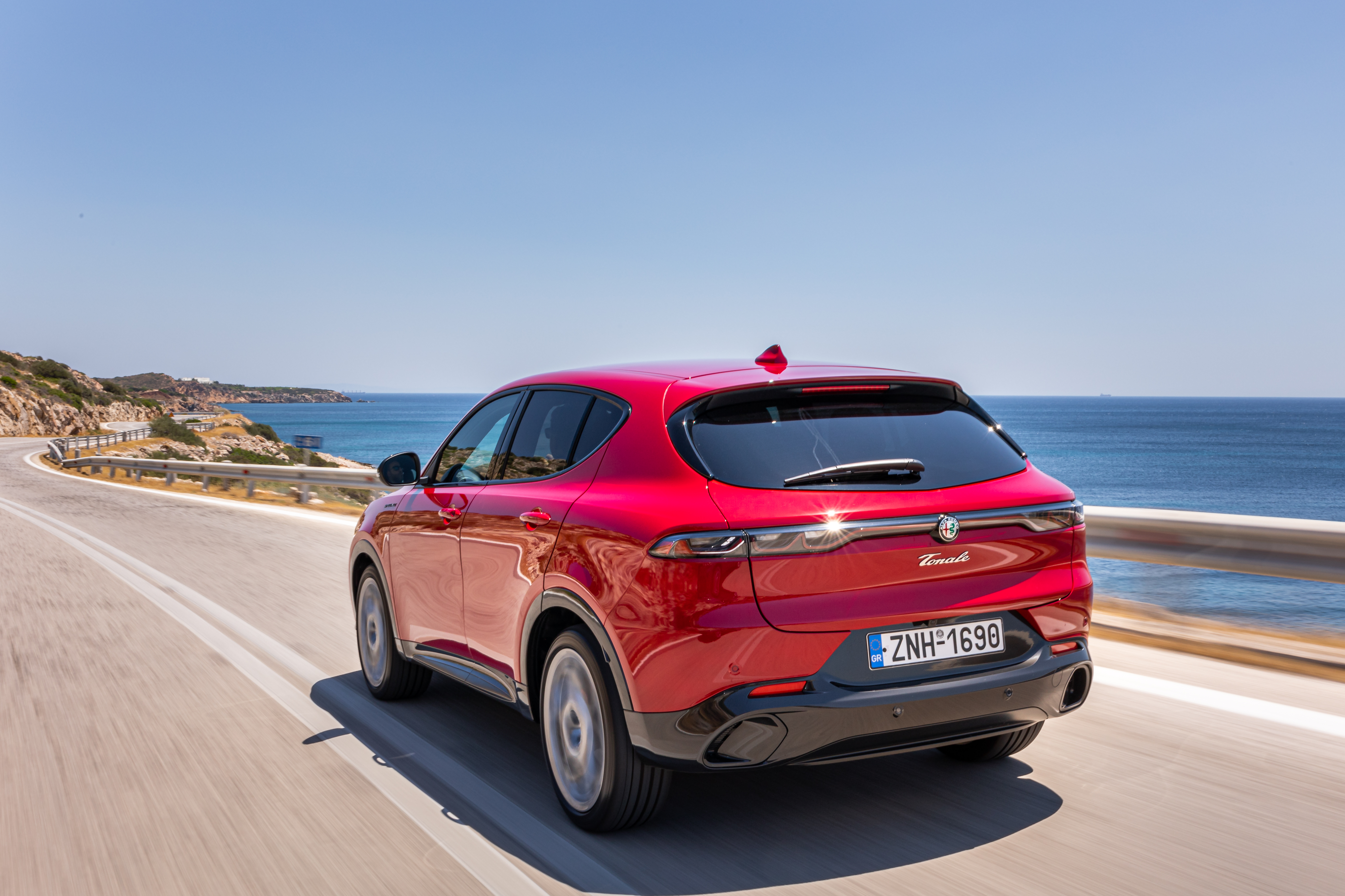 https://ellada.press/wp-content/uploads/2024/10/Νέα-τιμή-για-την-Alfa-Romeo-Tonale-στην-Ελλάδα.jpeg