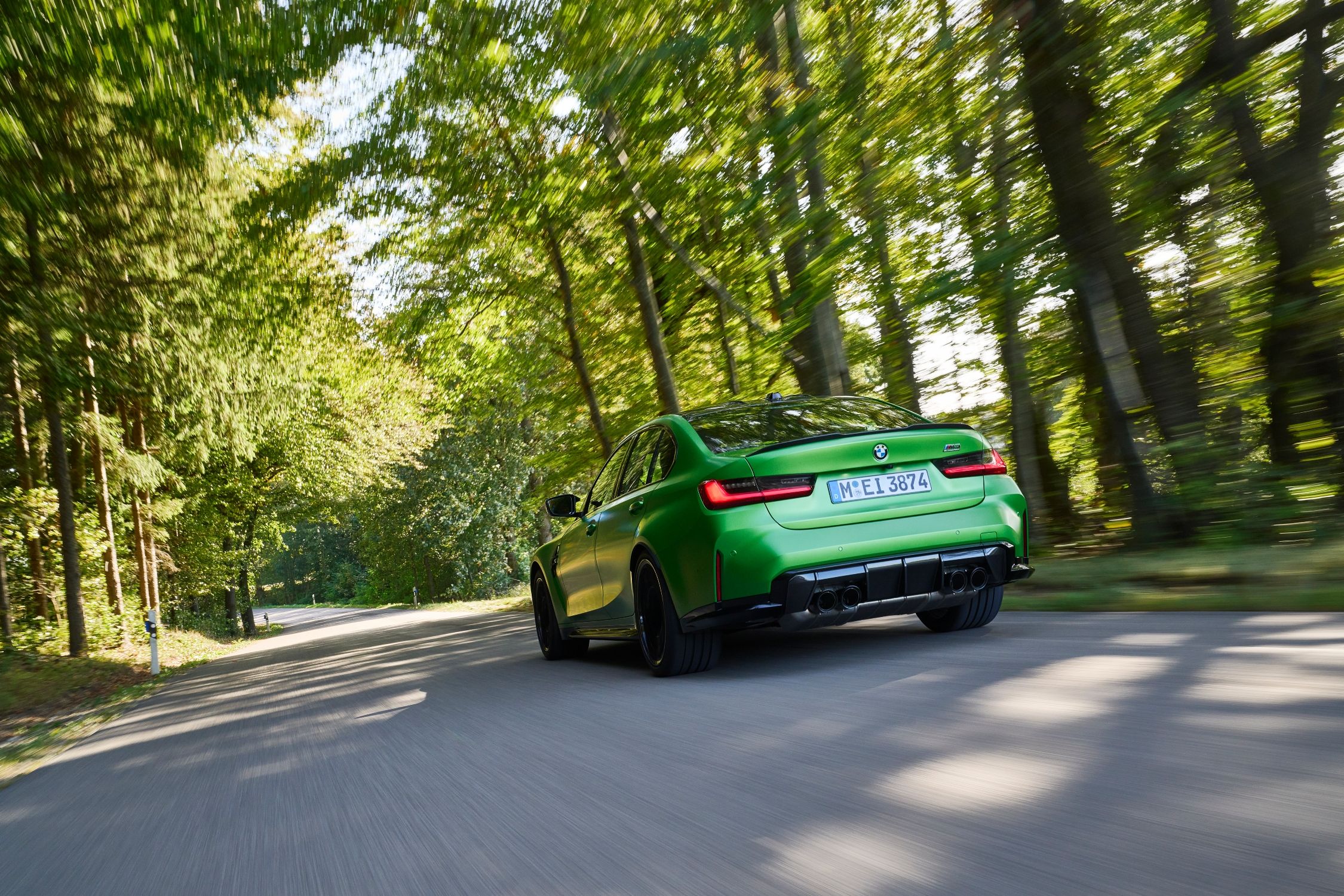 https://ellada.press/wp-content/uploads/2024/10/1728162735_3_Στην-Ελλάδα-οι-νέες-BMW-M3-Sedan-και-M3-Touring.jpg