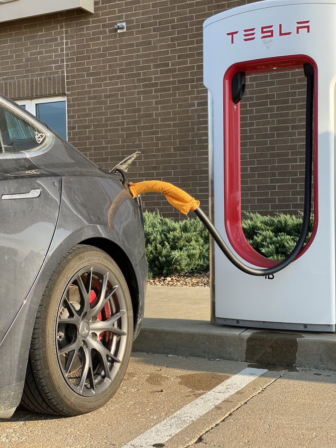 tesla-fortisi-fortistis-vregmeni-petseta-kalodio-kalwdio-visma-vysma