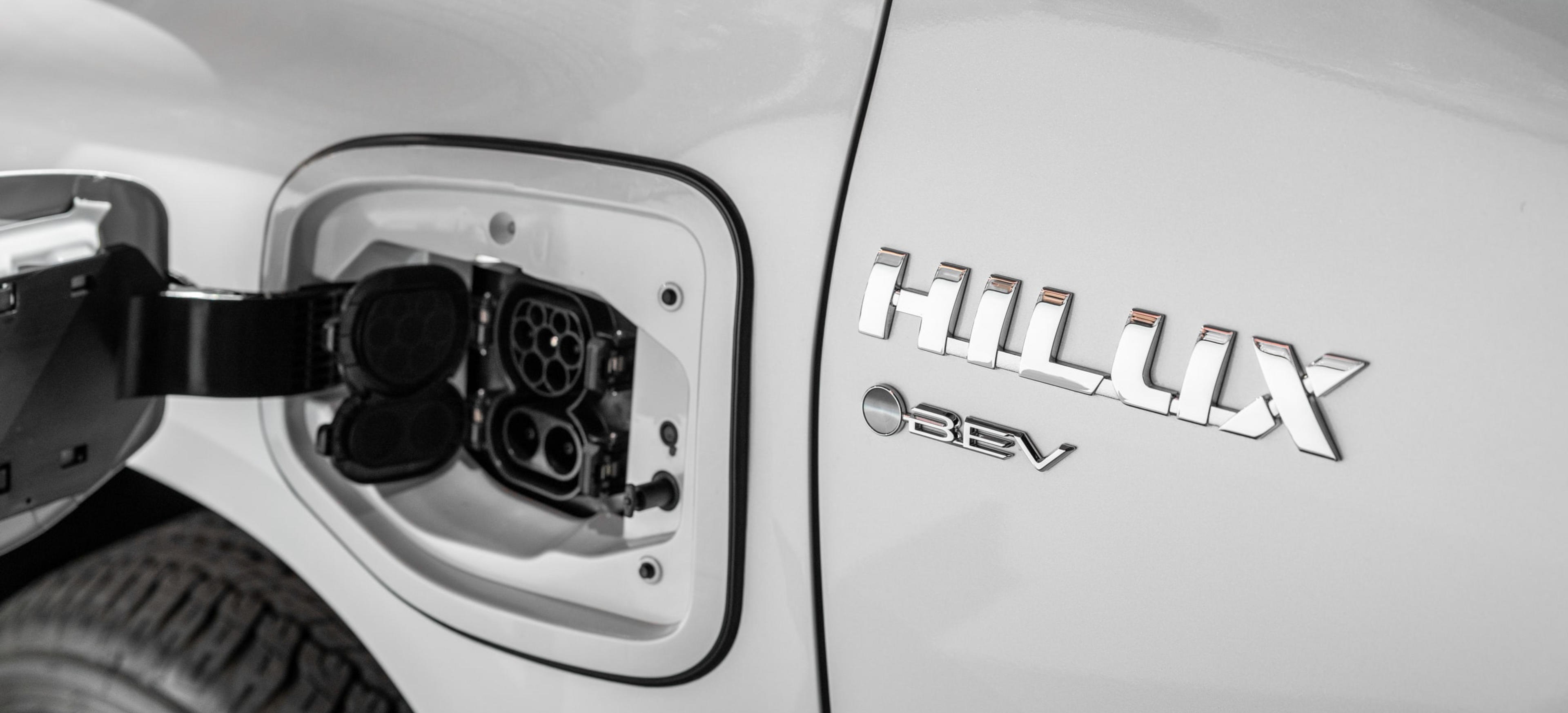 toyota-hilux-bev-pick-up-pickup-thira-thyra-fortisis