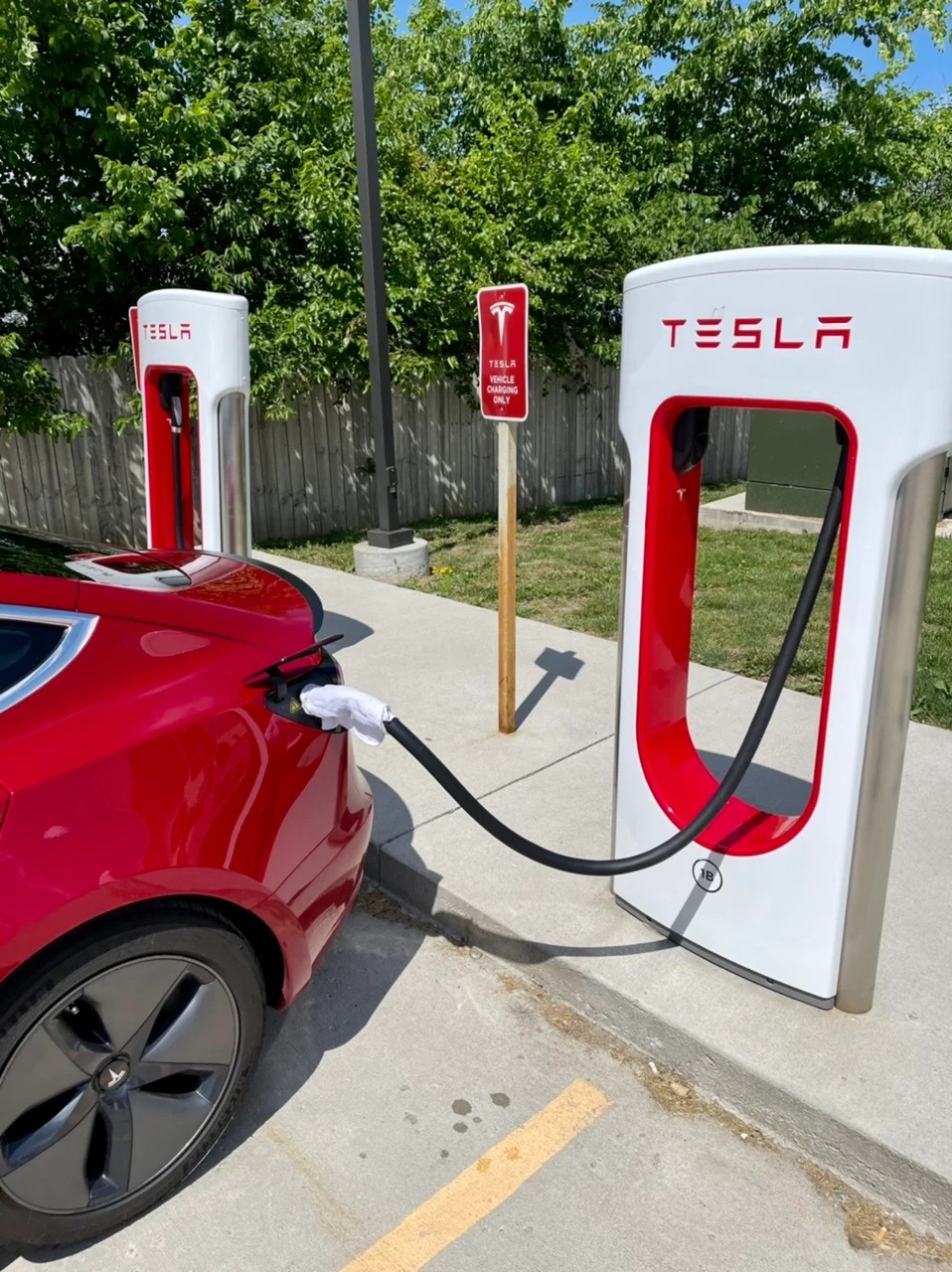 tesla-model3-model-3-fortisi-fortistis-vregmeni-petseta-kalodio-kalwdio-visma-vysma