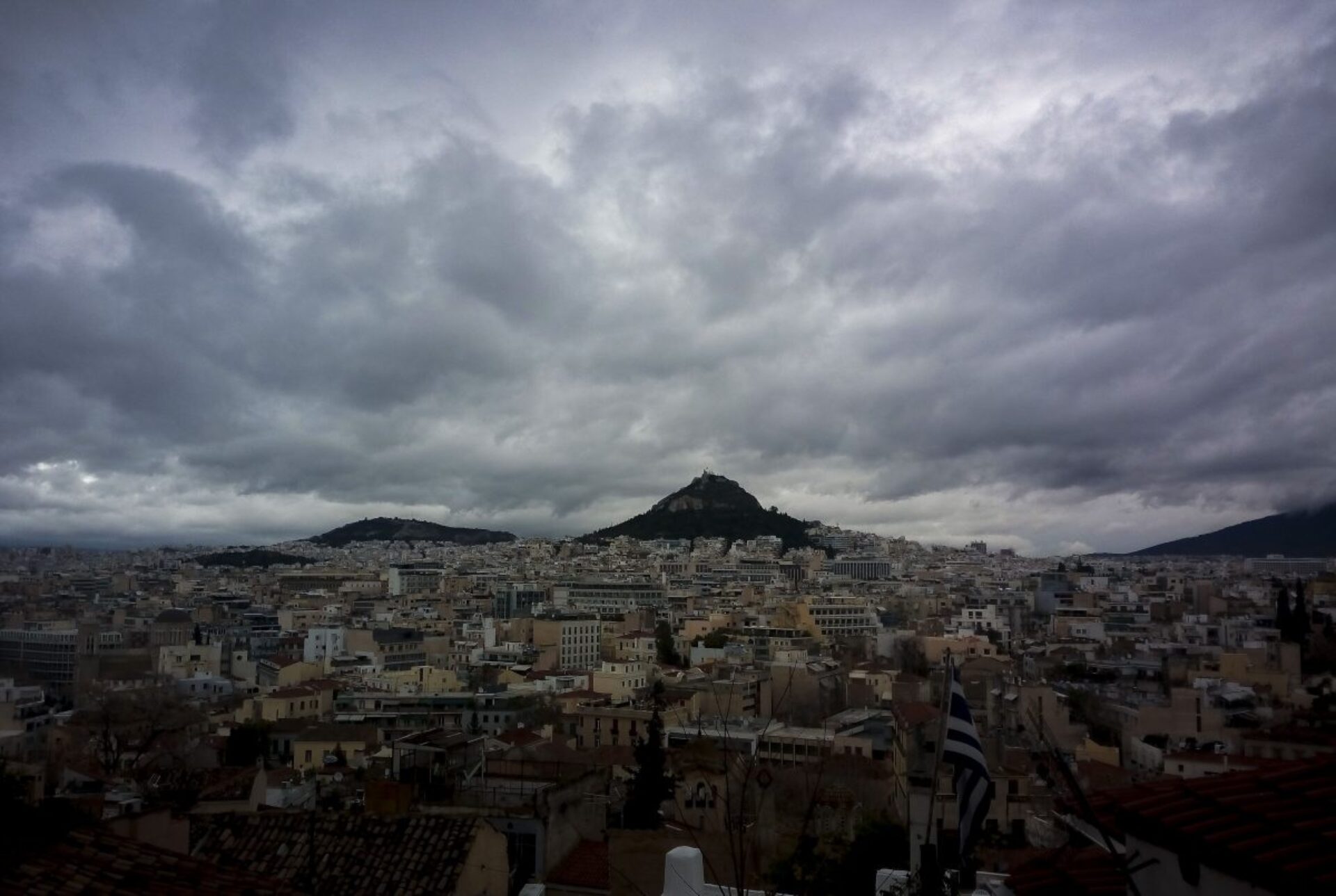 Καιρός: Έρχεται συννεφιασμένη Κυριακή με περιορισμένες βροχοπτώσεις