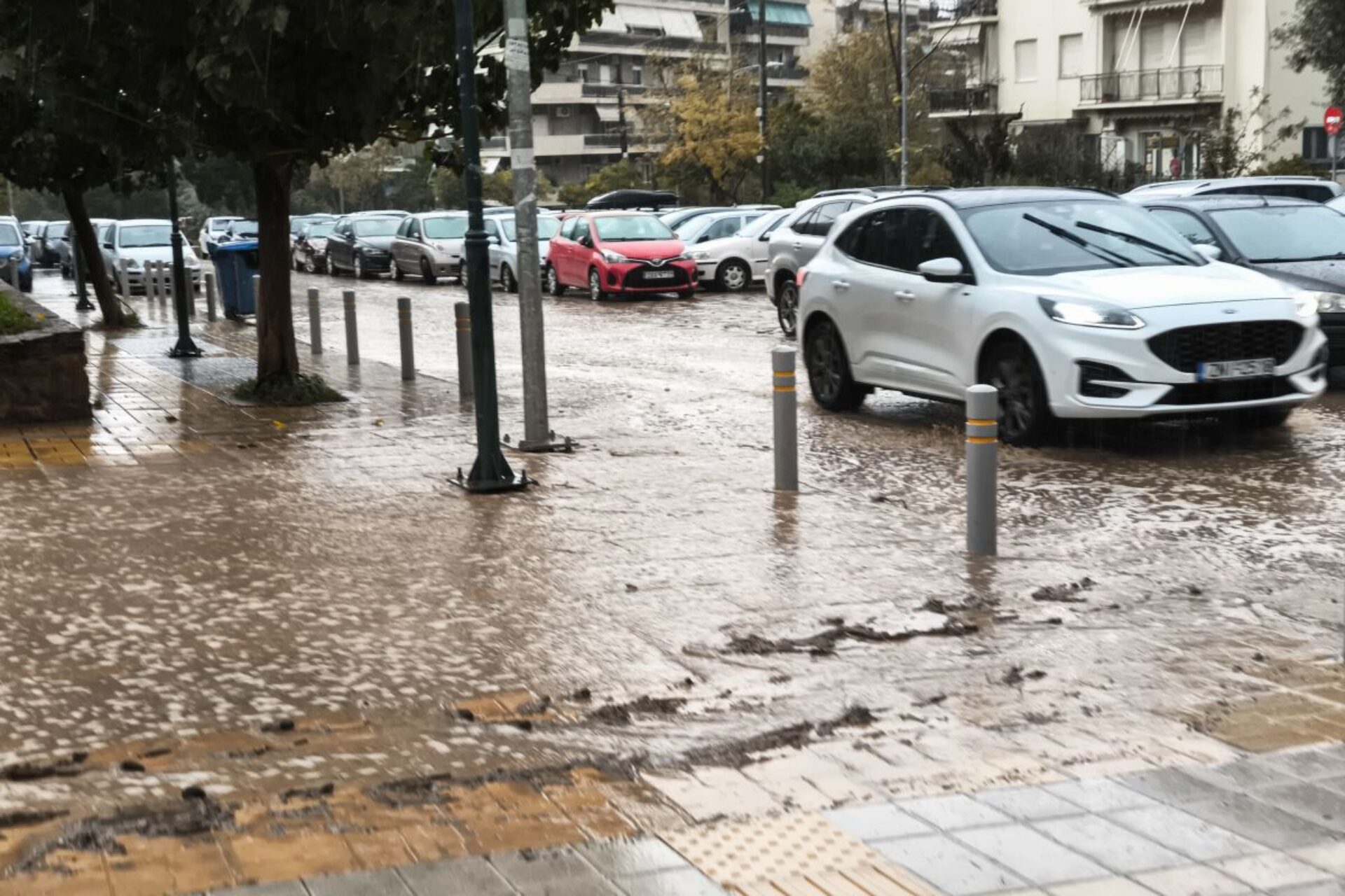 Καιρός: Έρχεται σοβαρή κακοκαιρία – Καταιγίδες και θυελλώδεις άνεμοι το τριήμερο