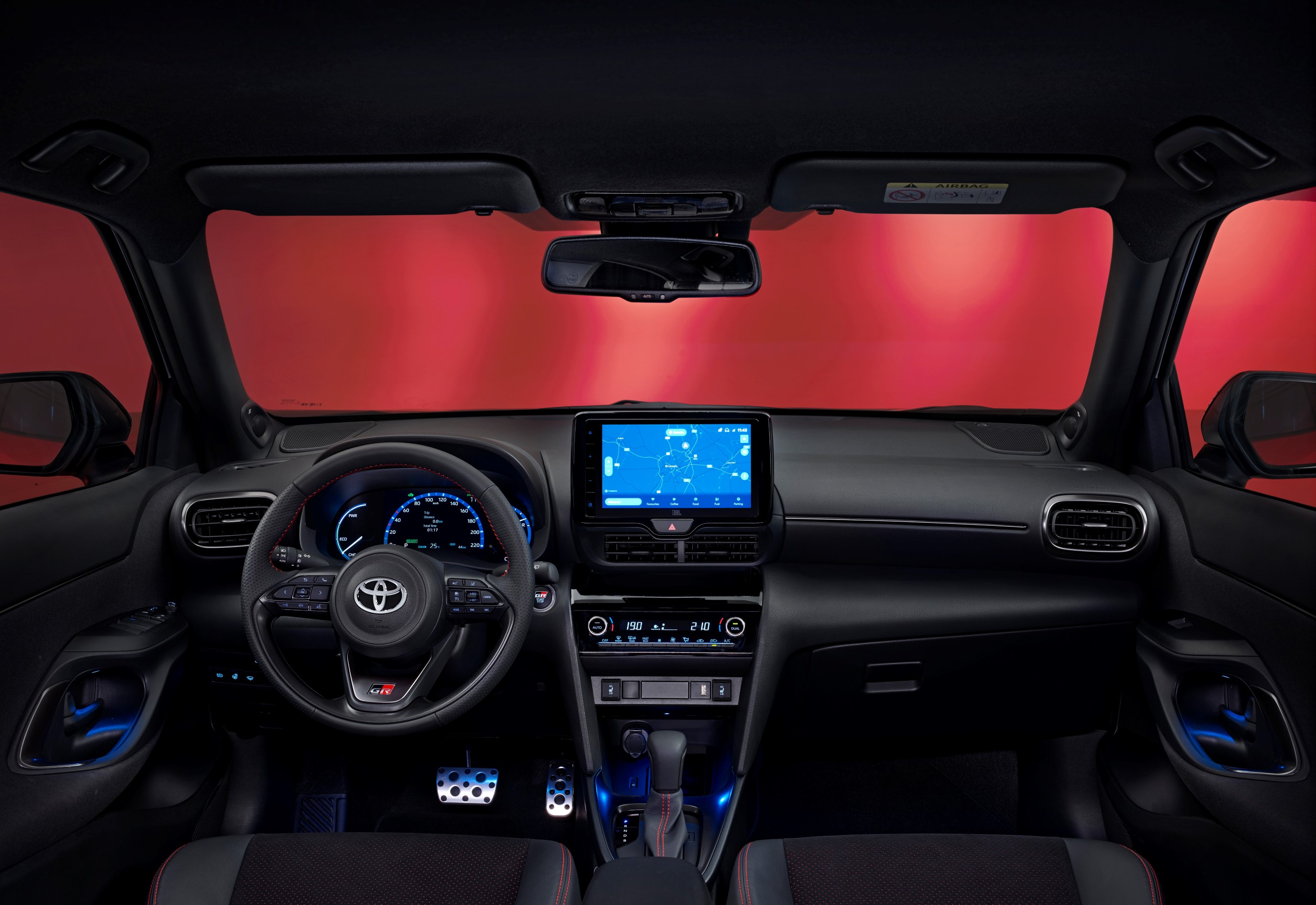 https://ellada.press/wp-content/uploads/2024/11/Toyota-Yaris-Cross-Τι-νέο-φέρνει-η-νέα-έκδοση-GR.jpg