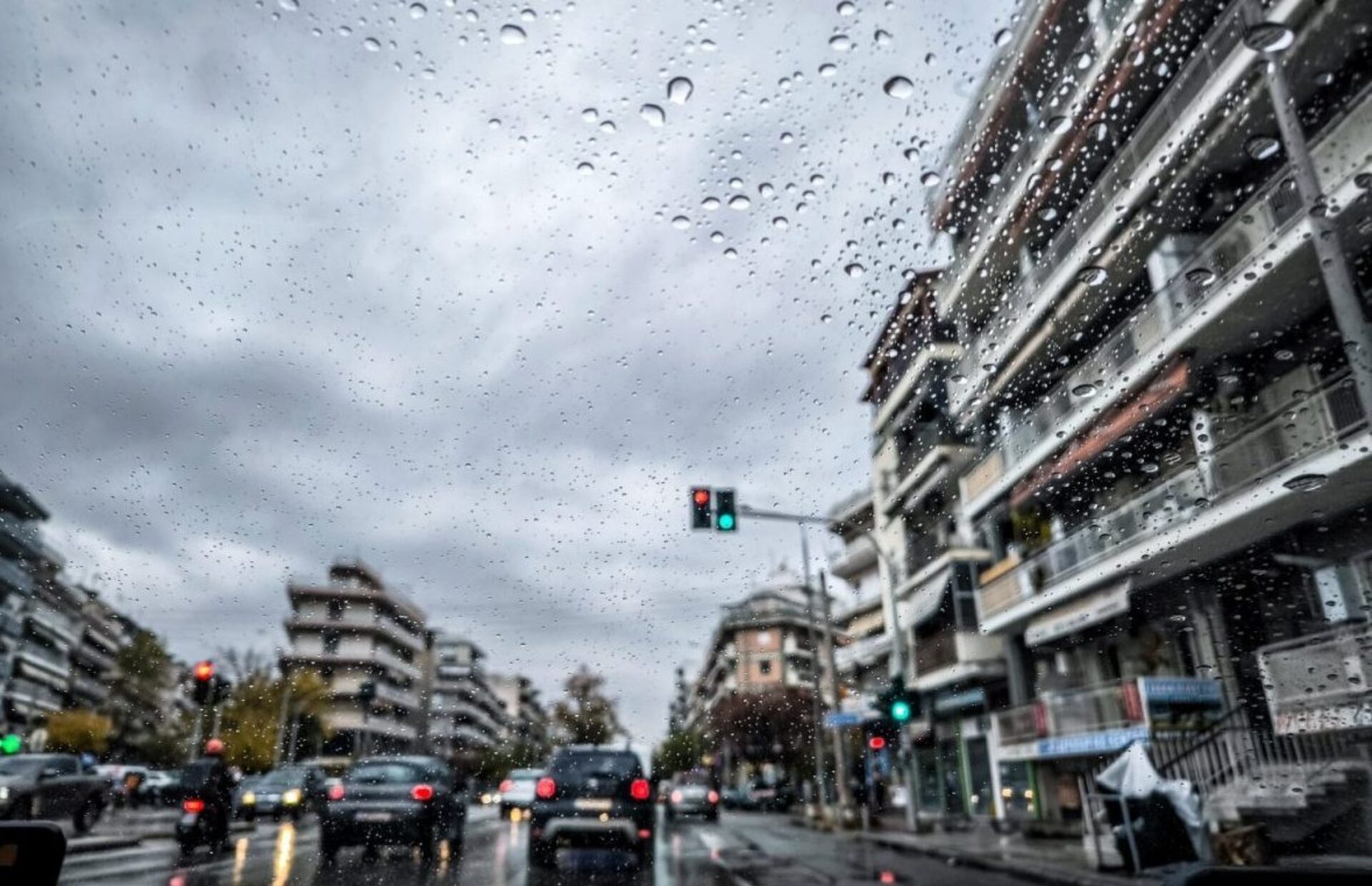 Καιρός: Έρχονται «λευκά» Χριστούγεννα και κρύο – Βροχές και καταιγίδες την Παρασκευή