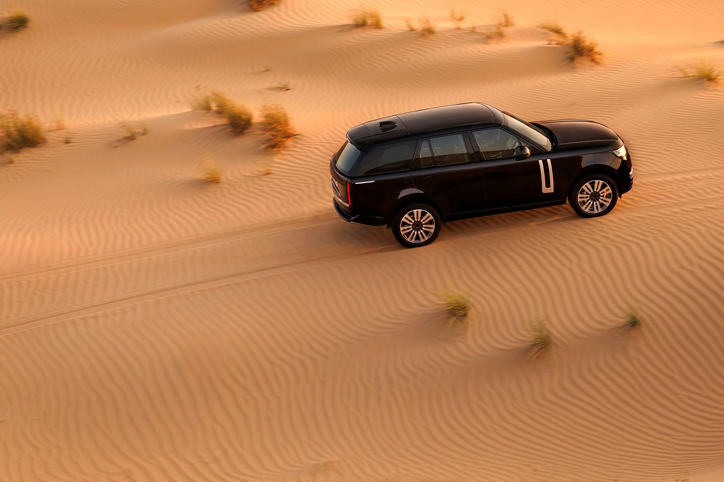5-range-rover-electric-erimos-ammos