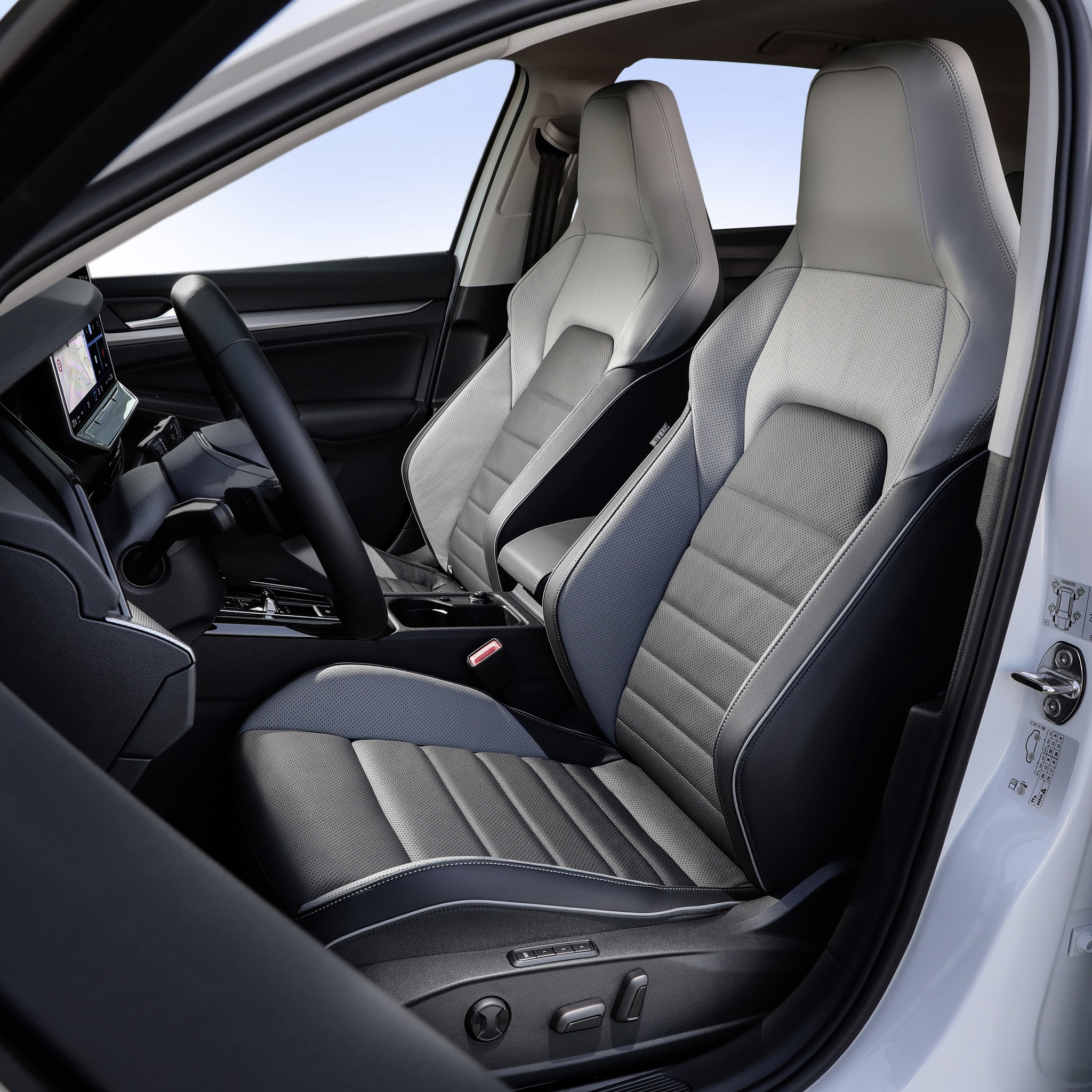 5-volkswagen-golf-ehybrid-plug-in