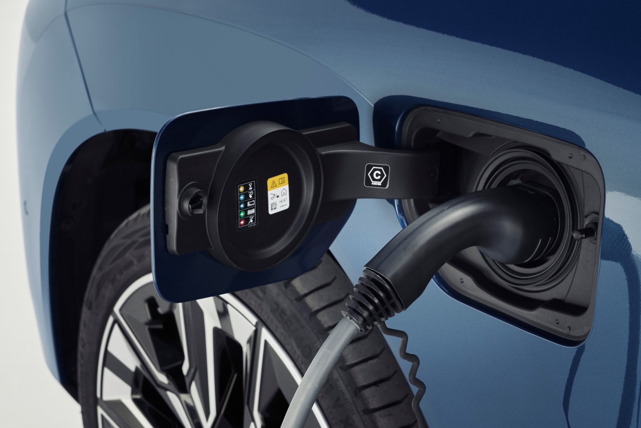 bmw-x3-xdrive-30e-plugin-plug-in-visma-vysma-fortisi
