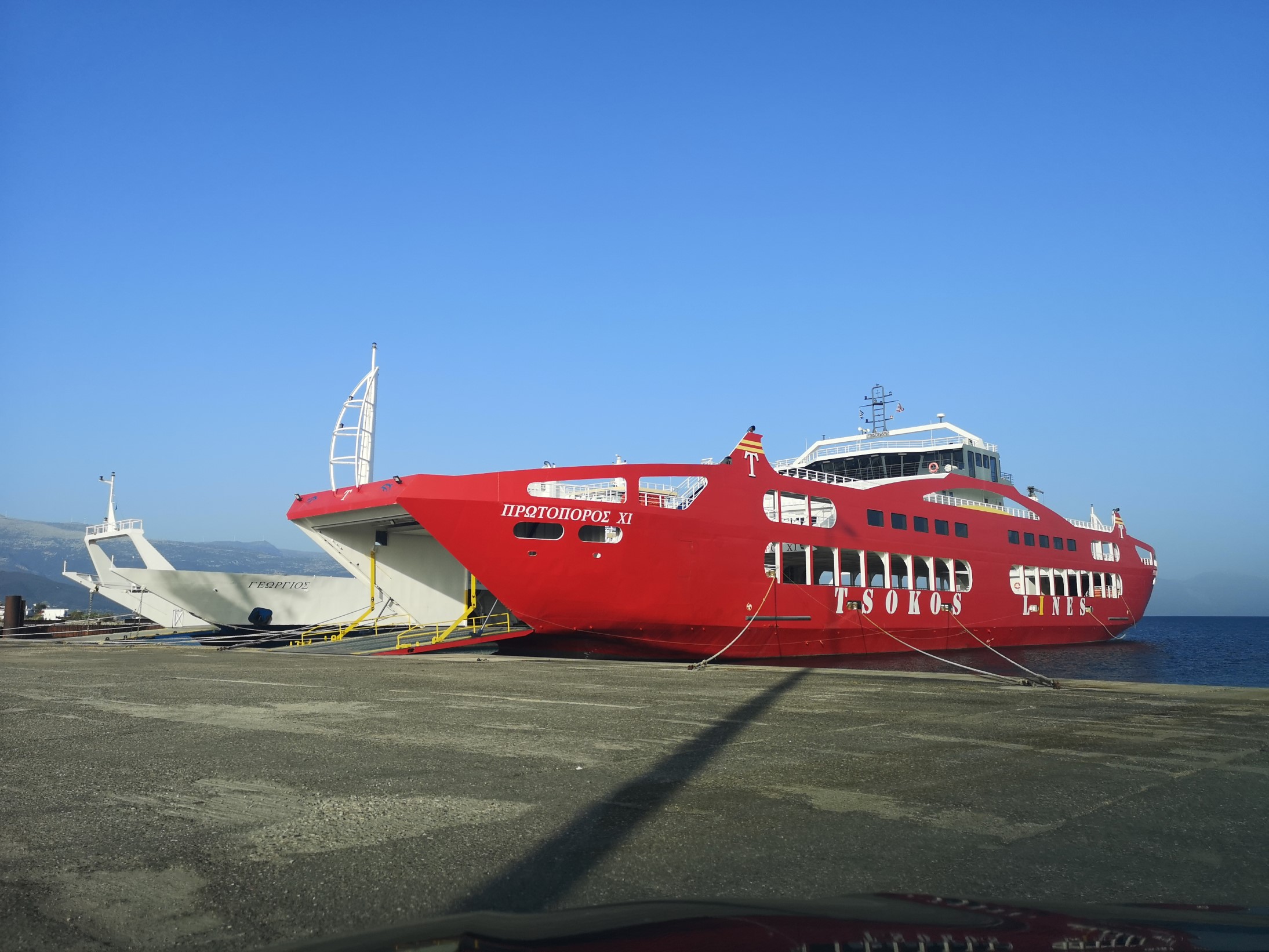 ferry-boat-karavi-ploio-rio-antirrio
