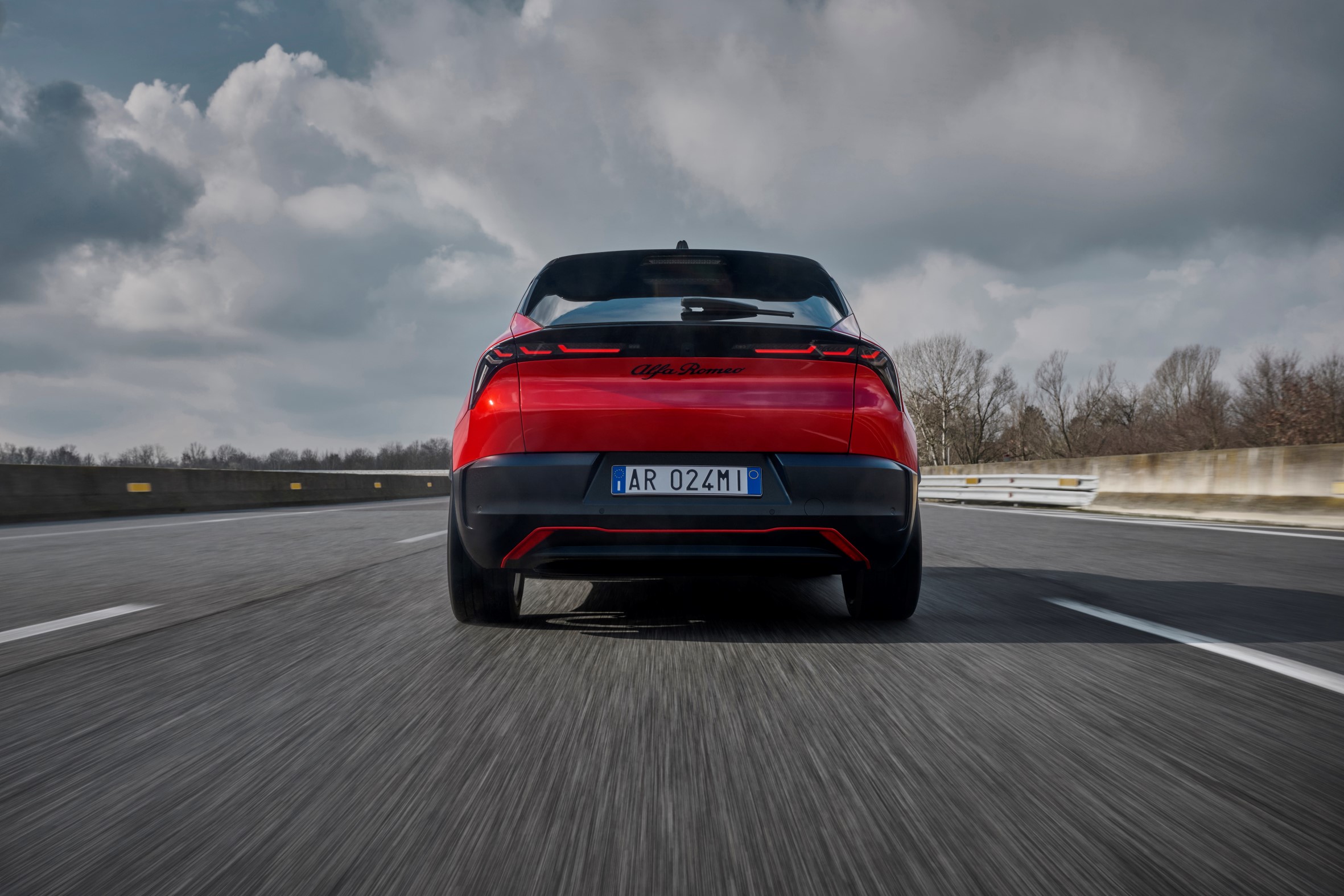 https://ellada.press/wp-content/uploads/2025/01/1737541730_415_Στην-Ελλάδα-η-Alfa-Romeo-Junior-–-Κάτω-από-30000.jpg