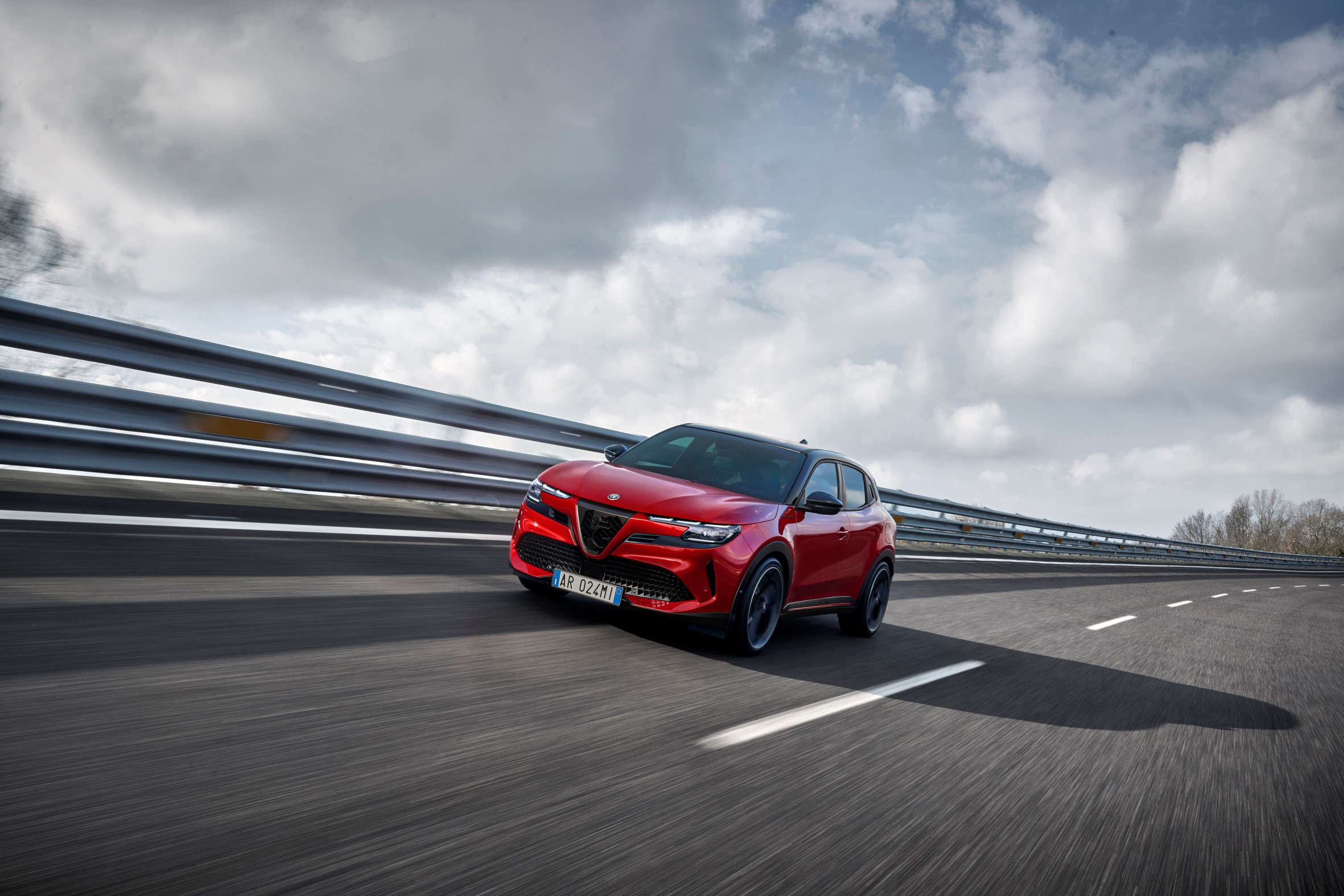 https://ellada.press/wp-content/uploads/2025/01/1737541731_270_Στην-Ελλάδα-η-Alfa-Romeo-Junior-–-Κάτω-από-30000.jpg